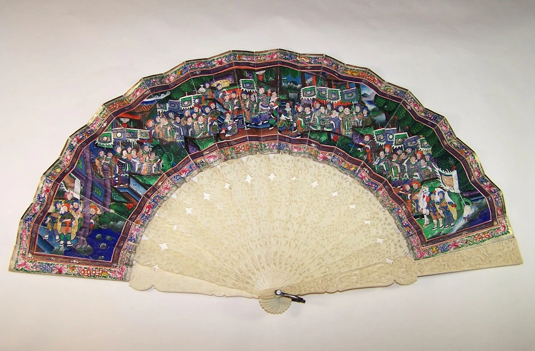 CHINE COUR IMPERIALE Éventail, la feuille double en papier p - Lot 488