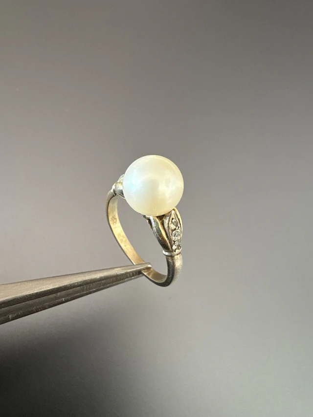 ART NOUVEAU. Bague Art Nouveau en argent doré l’anneau galbé - Lot 142