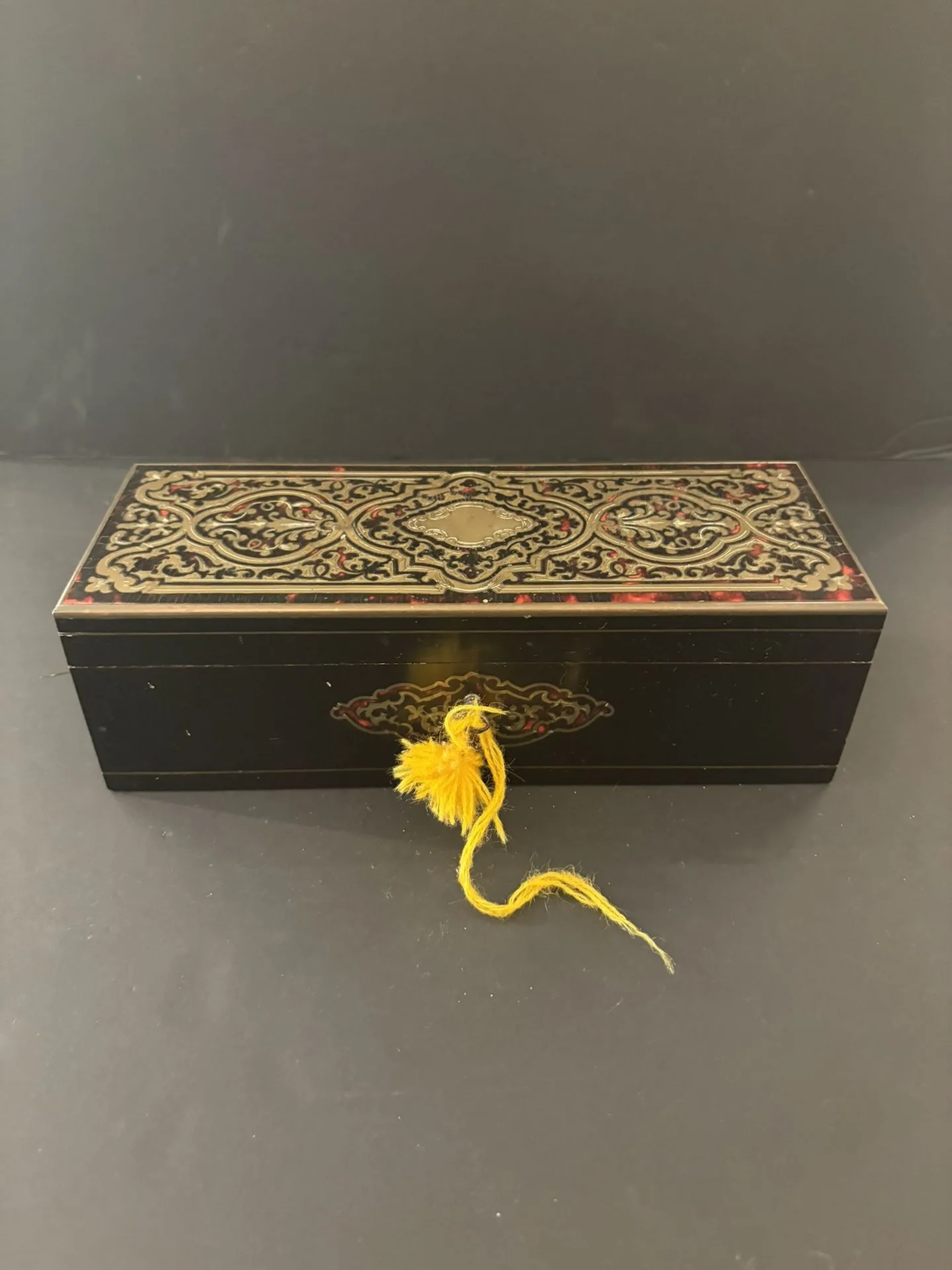 Boite à gants d’époque Napoléon III relocalise en marqueteri - Lot 334