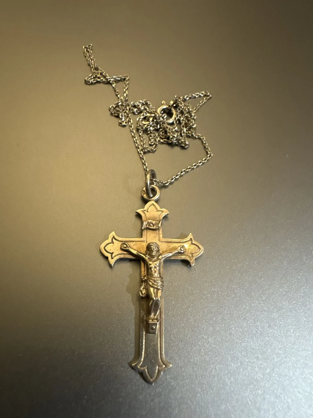 Chaîne et pendentif croix en argent 800°/°°. Dimensions croi - Lot 62