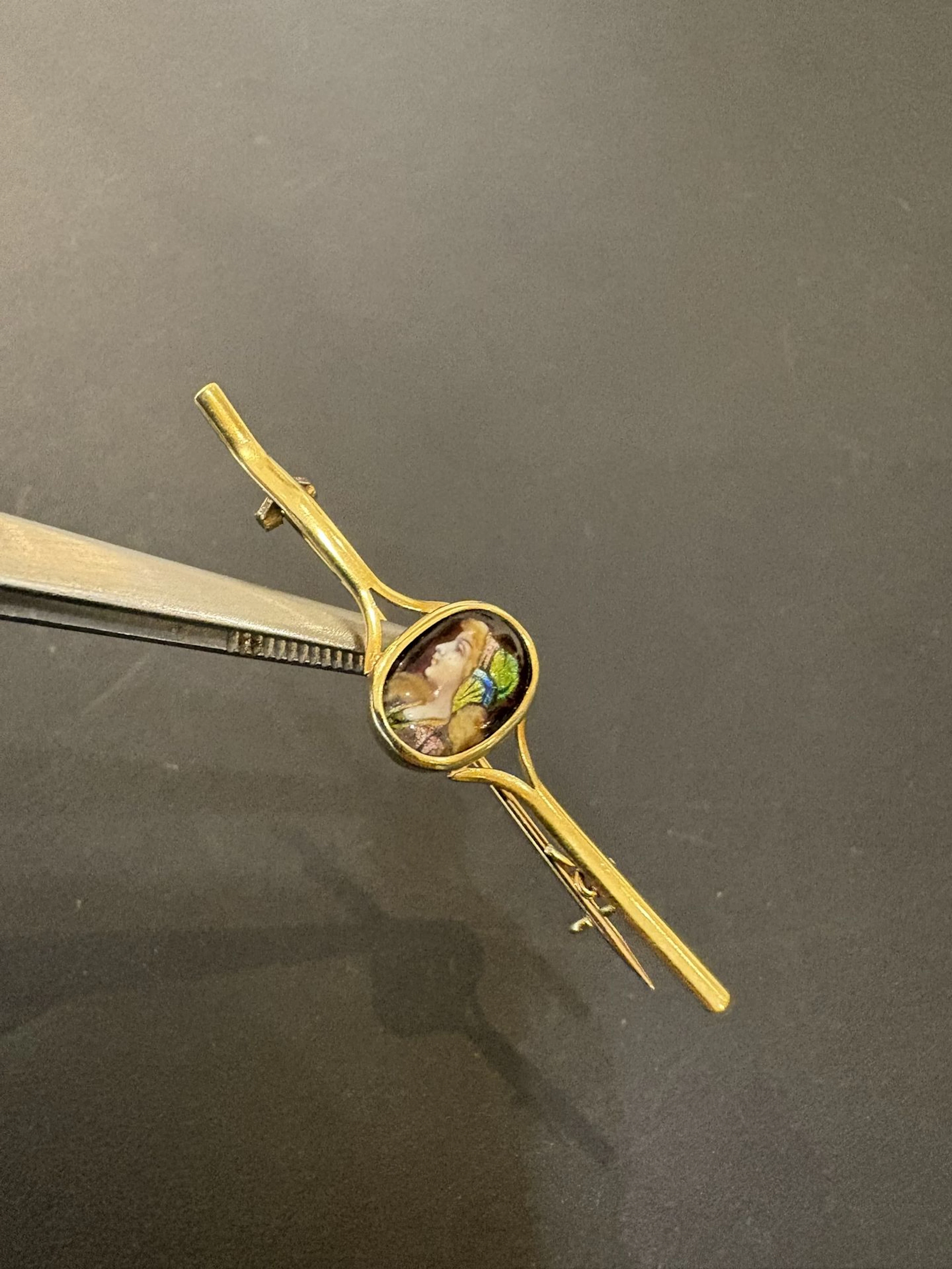 Broche en or jaune 750°/°° et miniature sur porcelaine, sign - Lot 6
