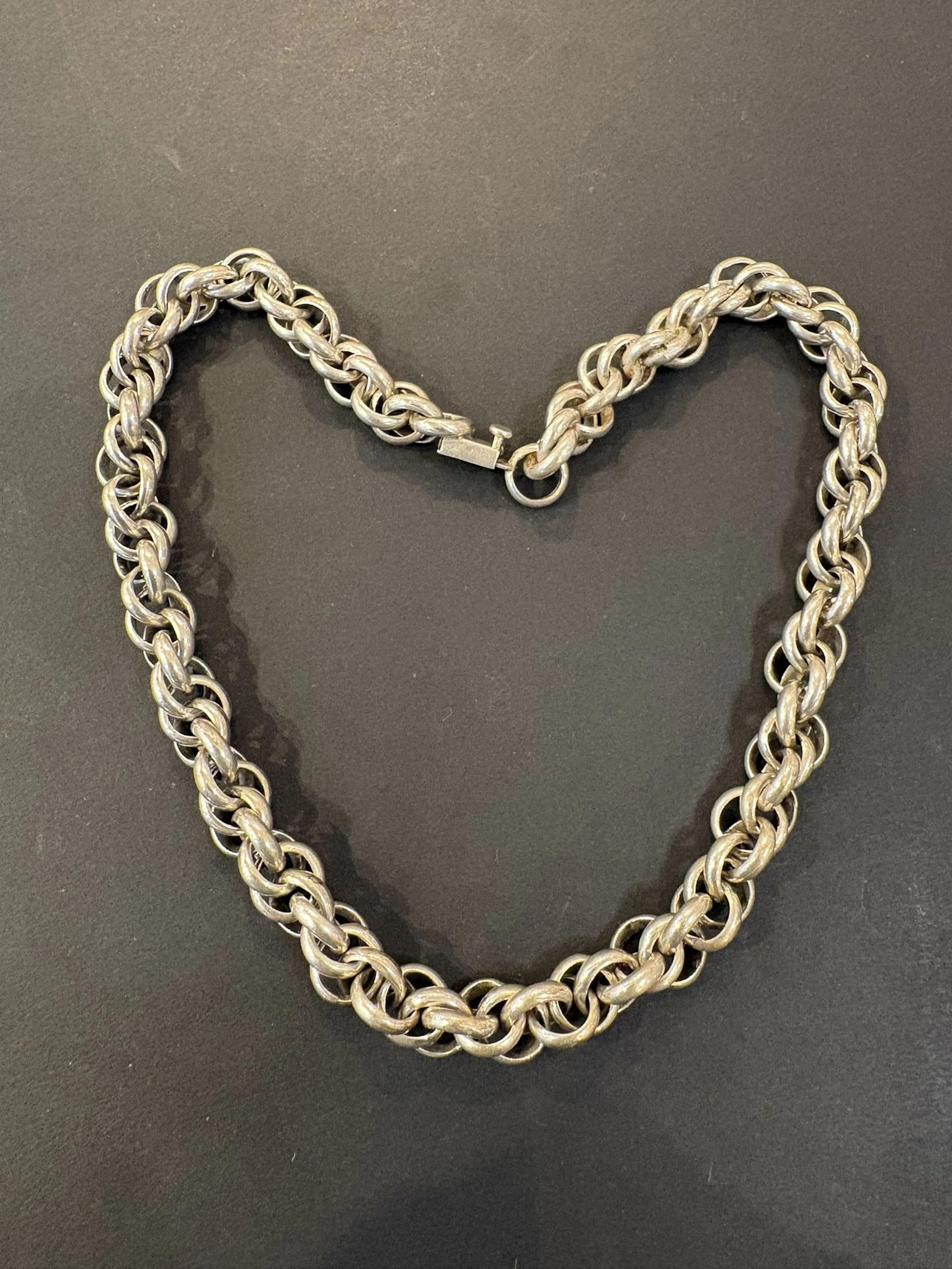 Collier en argent 925°/°°. Longueur : 42 cm. Poids : 96 g. L - Lot 210