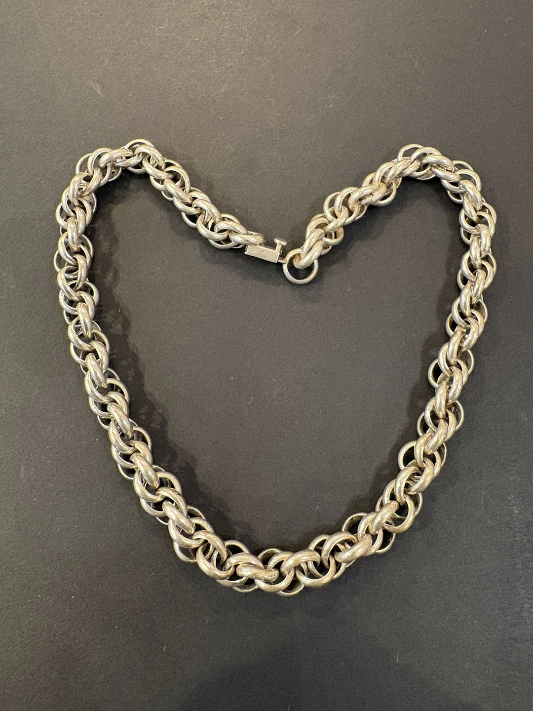 Collier en argent 925°/°°. Longueur : 42 cm. Poids : 96 g. L - Lot 210