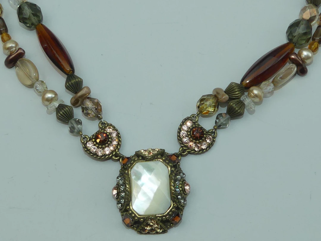 POGGI Paris. Créateur de bijoux à Paris dans le quartier du - Lot 384