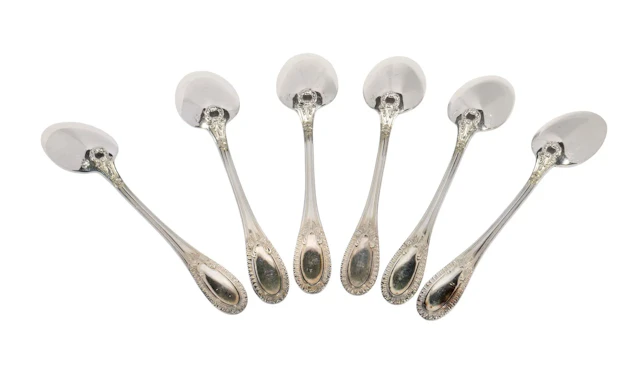 Six cuillères à moka en argent au modèle. - Lot 208