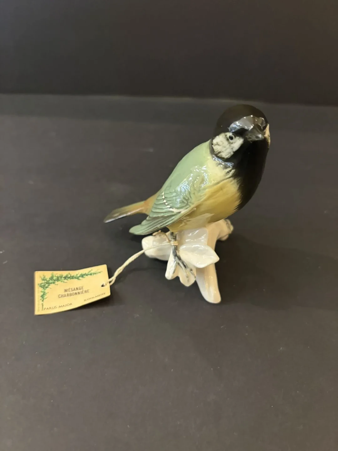 KARL ENS (Allemagne). Mésange charbonnière en porcelaine pol - Lot 322
