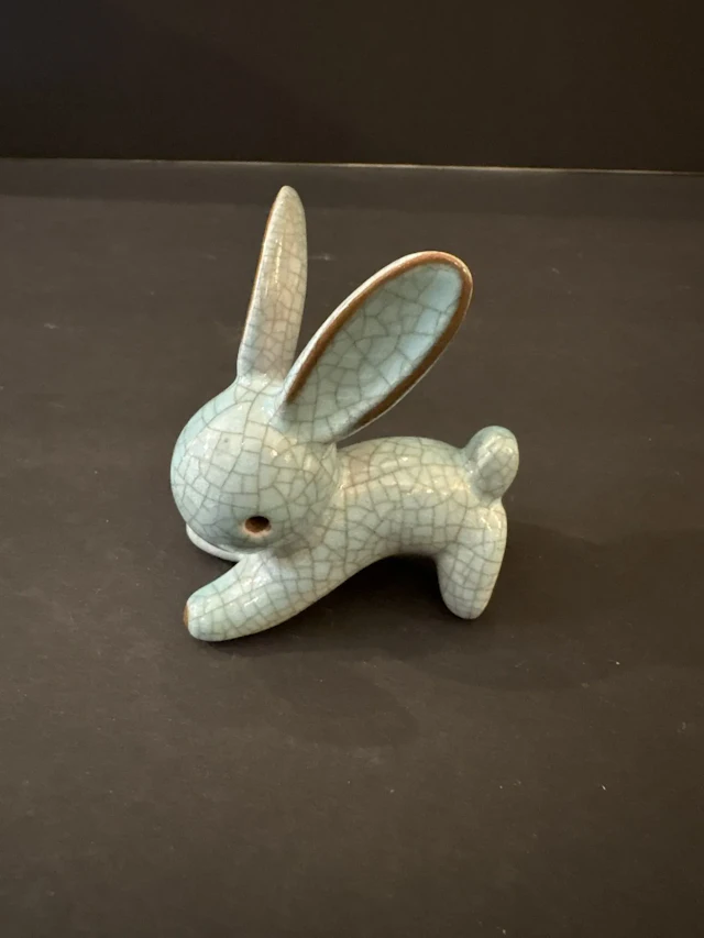 Lapin en céramique craquelée style WALTER BOSSE. - Lot 333