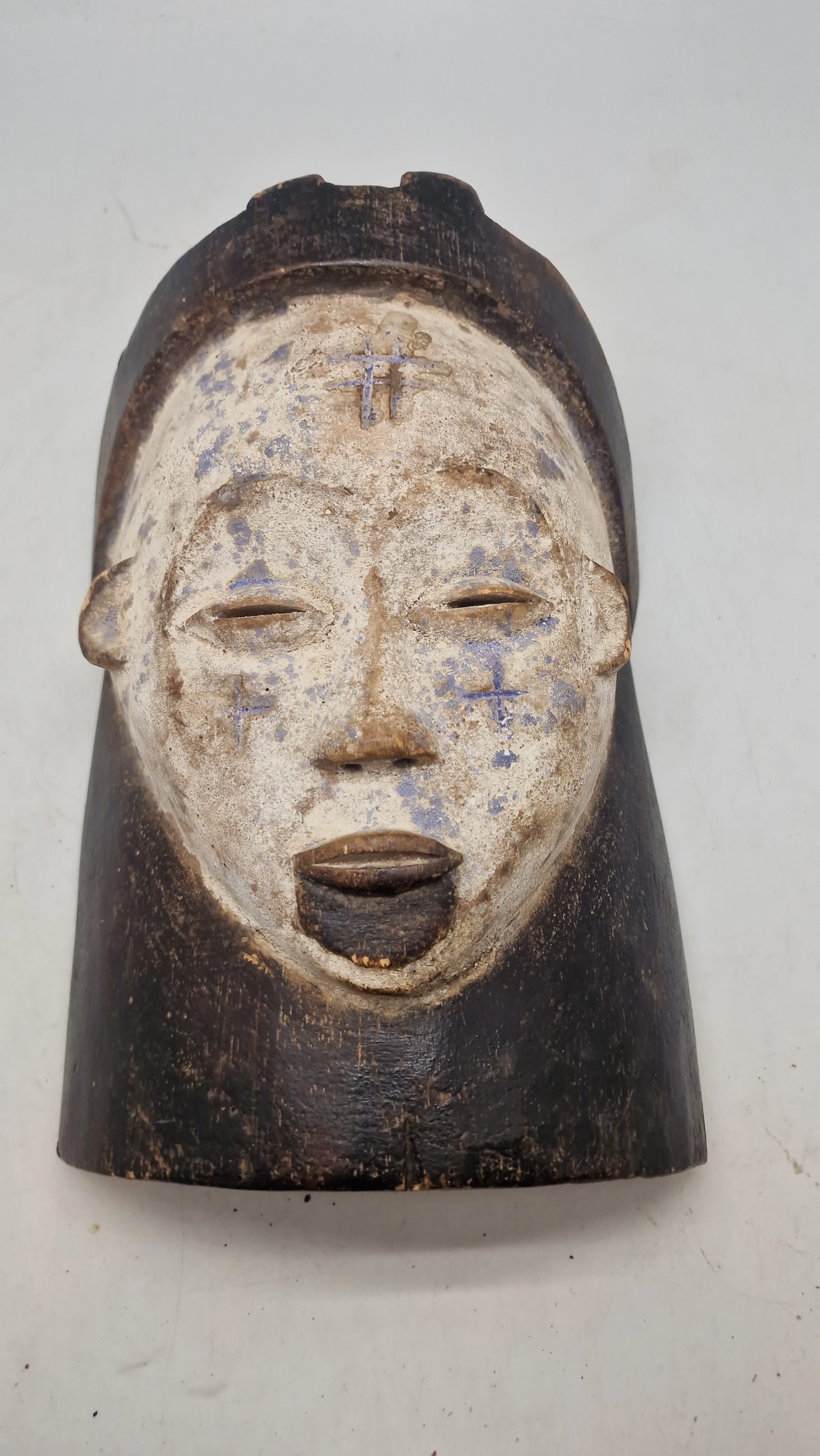 afrikansk maske, specifikt en Punu-maske fra Gabon