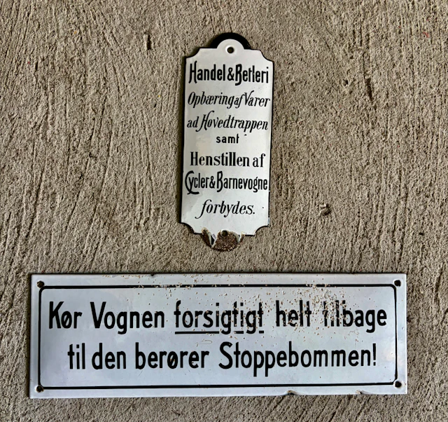 Handel og Betleri samt Kør vognen forsigtigt helt tilbage (2 stk.)