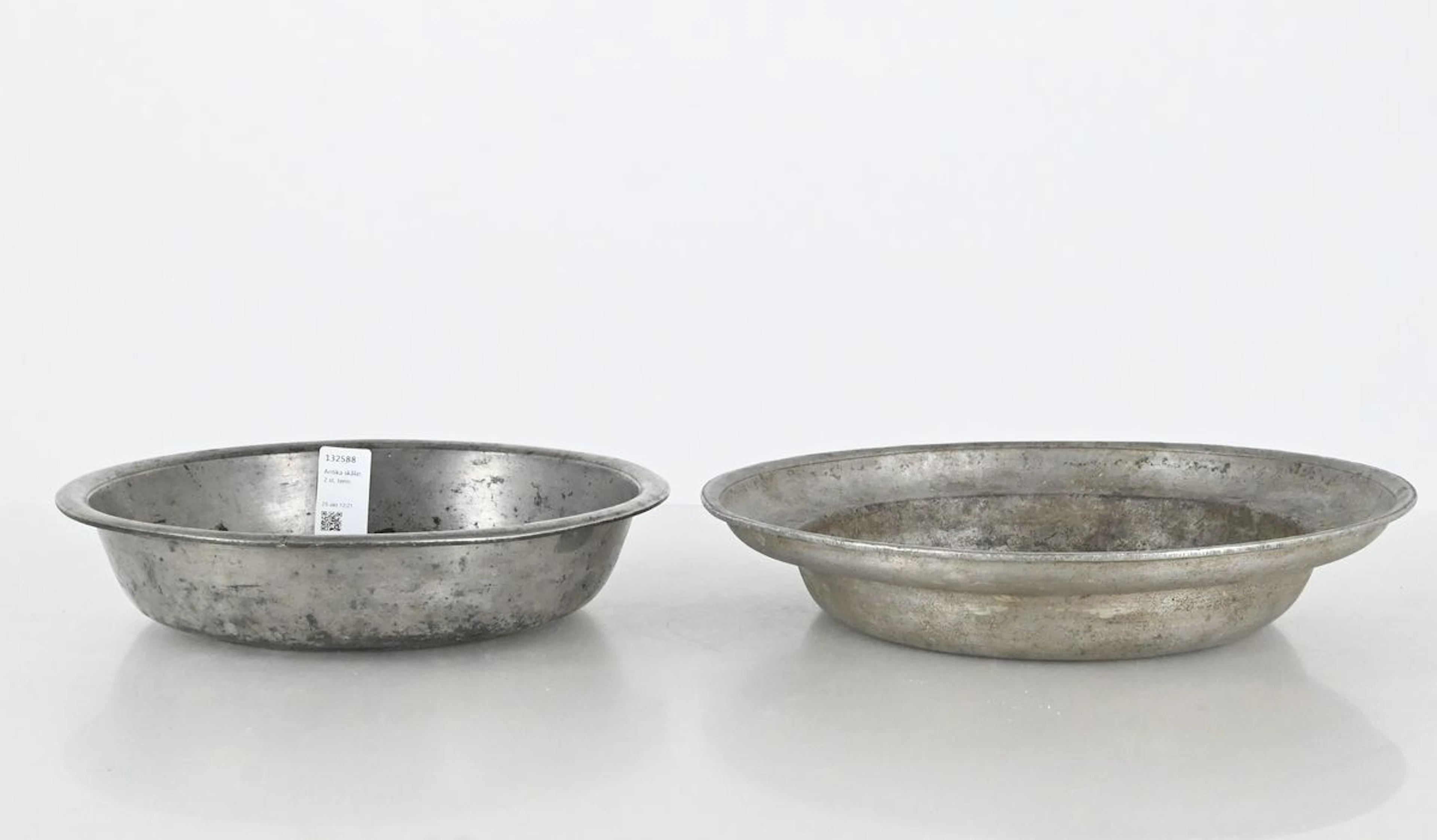 Antika skålar, 2 st, tenn