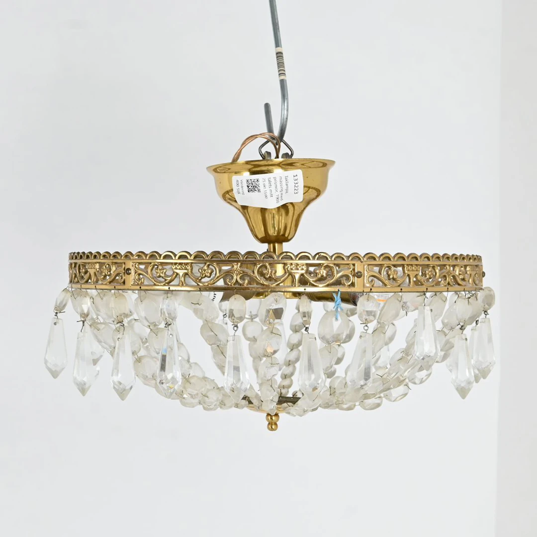 Taklampa, mässing med prismor, 1900 talets mitt