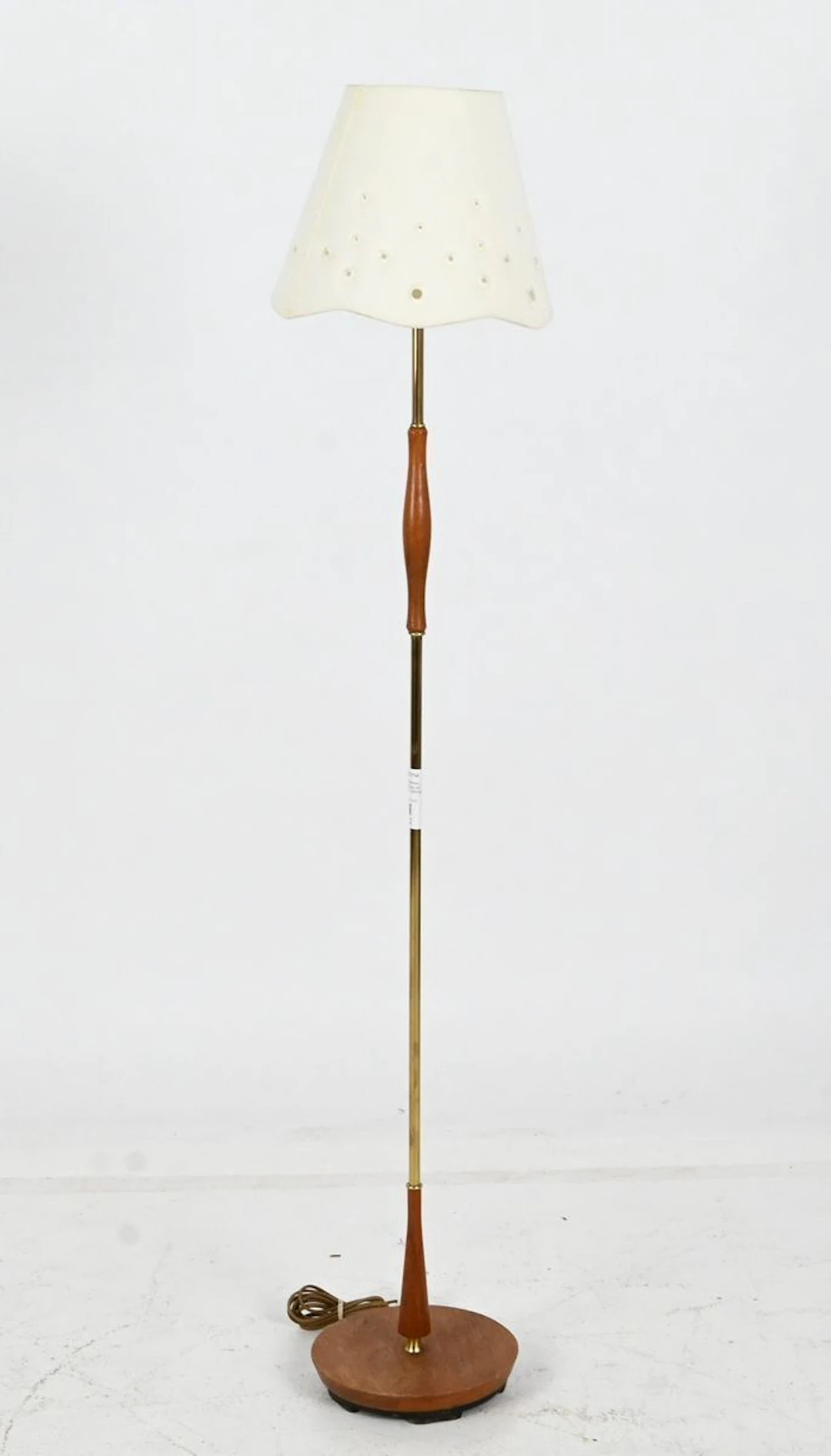 Golvlampa, mässing och teak, 1950-tal