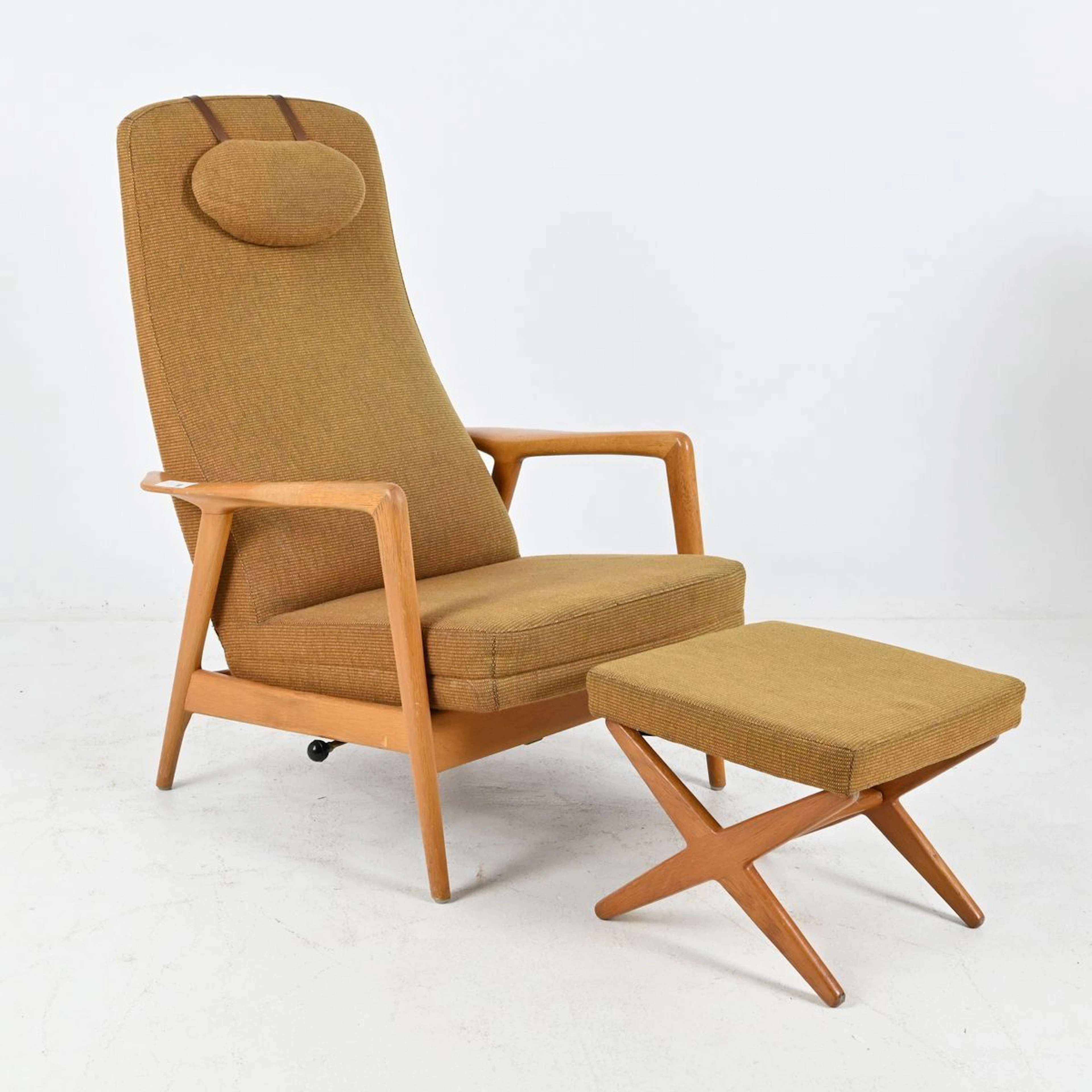 Alf Svensson, Fåtölj med fotpall "Contour", Dux, 1950/60-tal