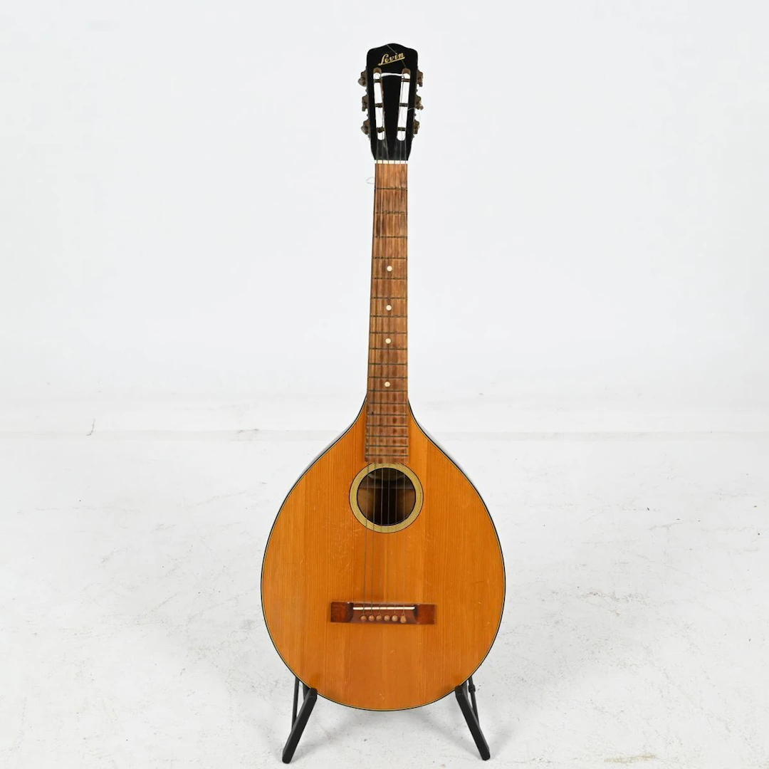 Gitarr / luta, Levin