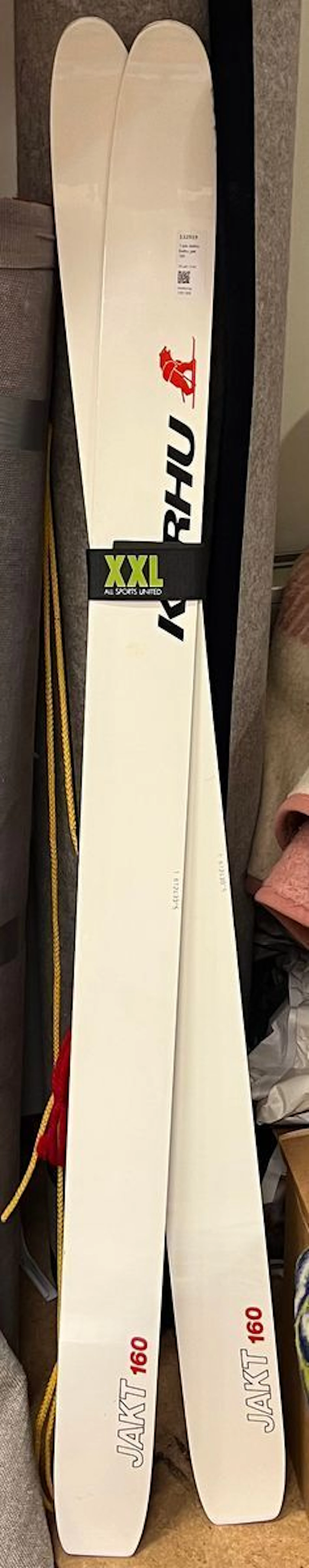 1 par skidor, Karhu jakt 160