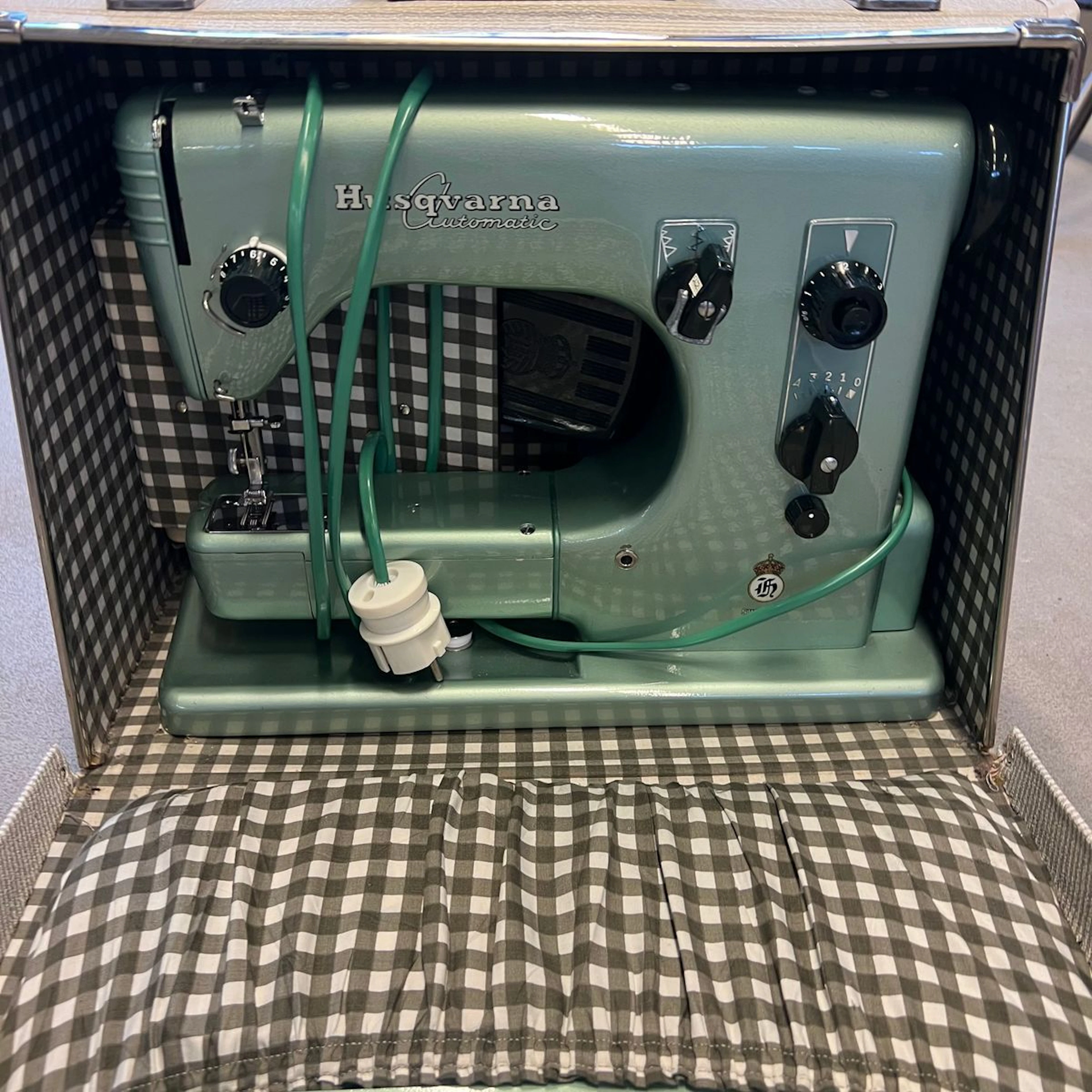 Symaskin, Husqvarna automatic
