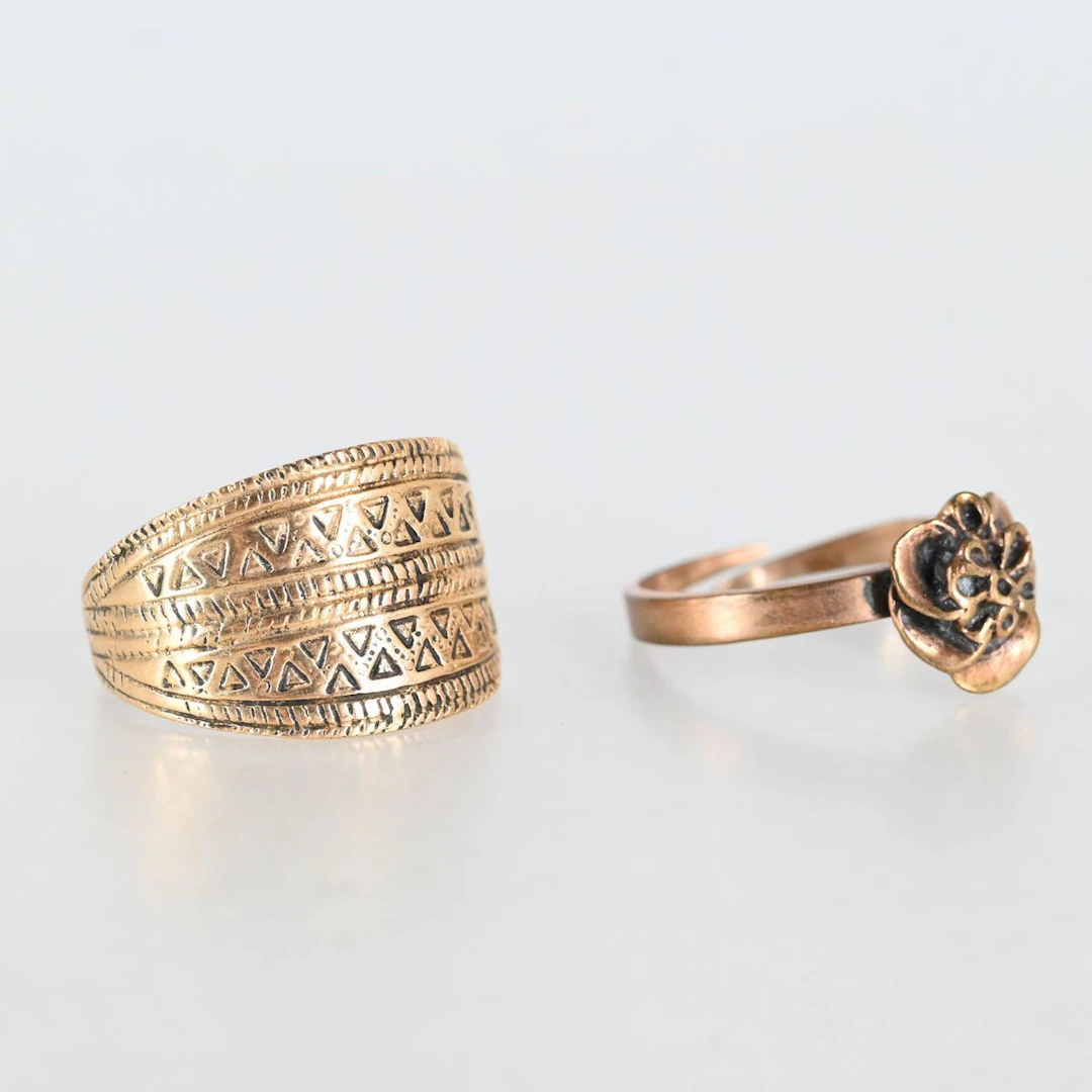 2 ringar, brons, Finland