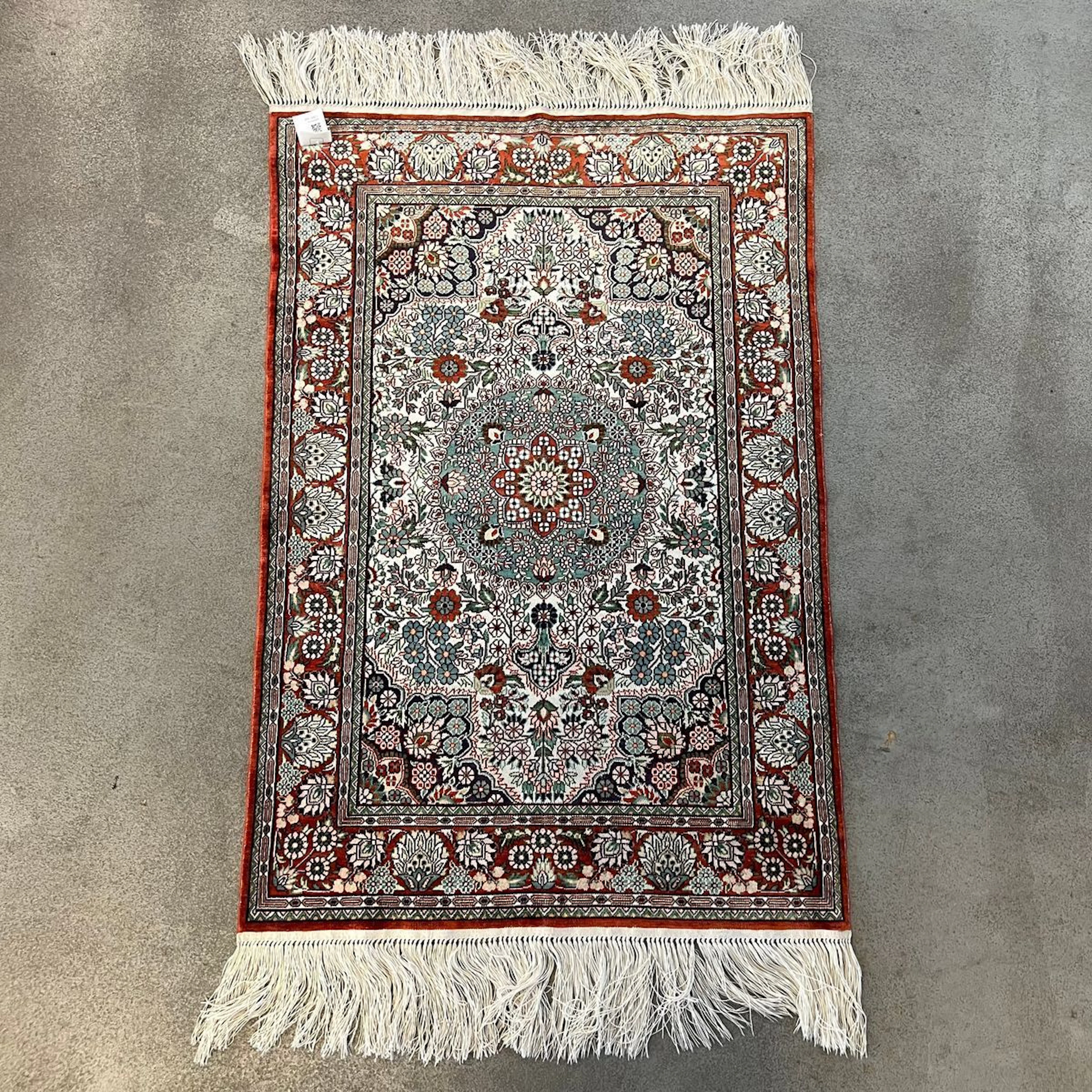 Orientalisk äkta matta, Silke