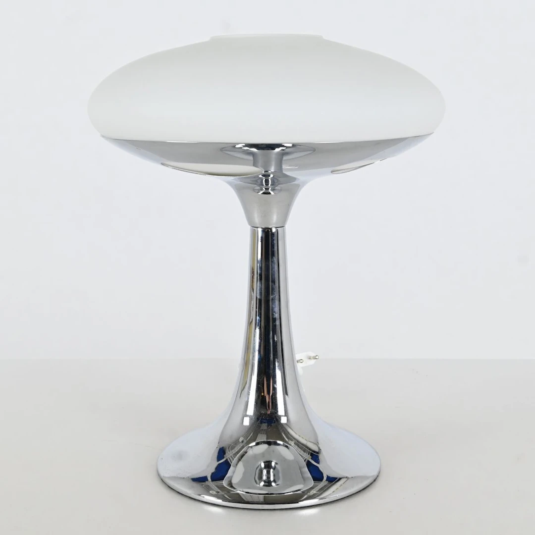 Bordslampa, Krom och vitt glas