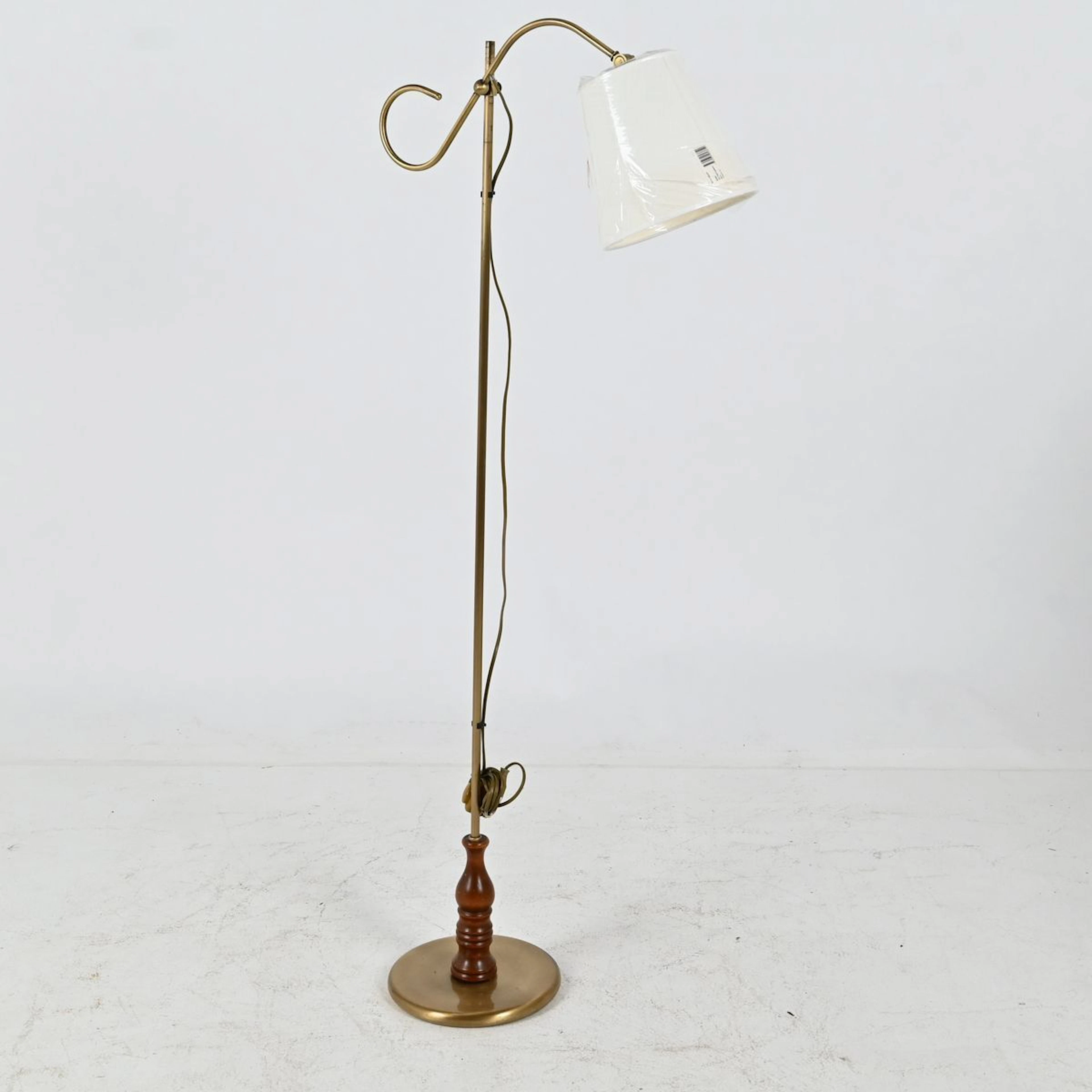 Golvlampa, mässing och trä