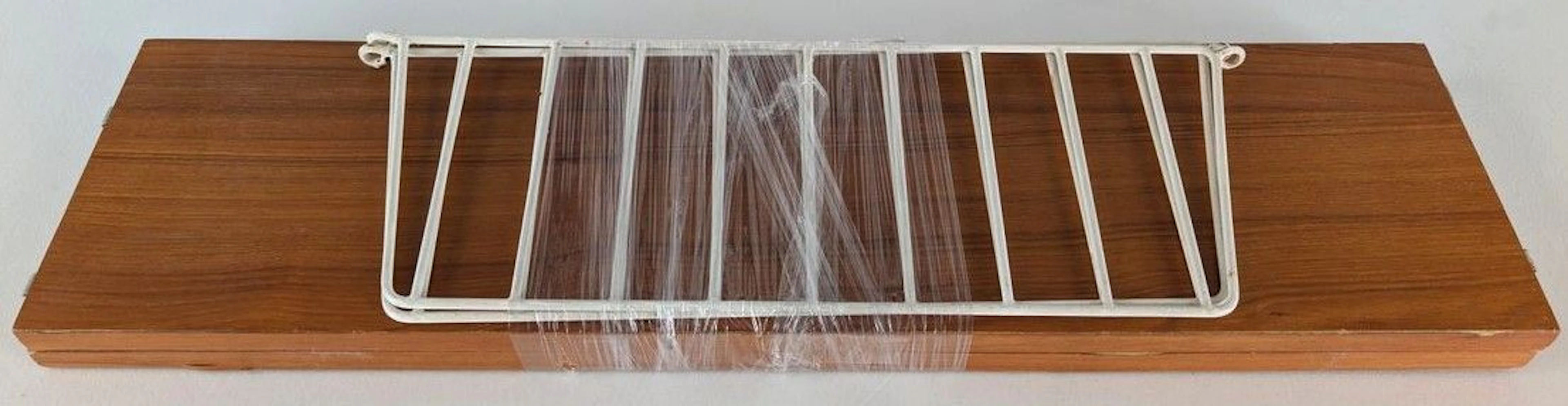 String, Vägghylla