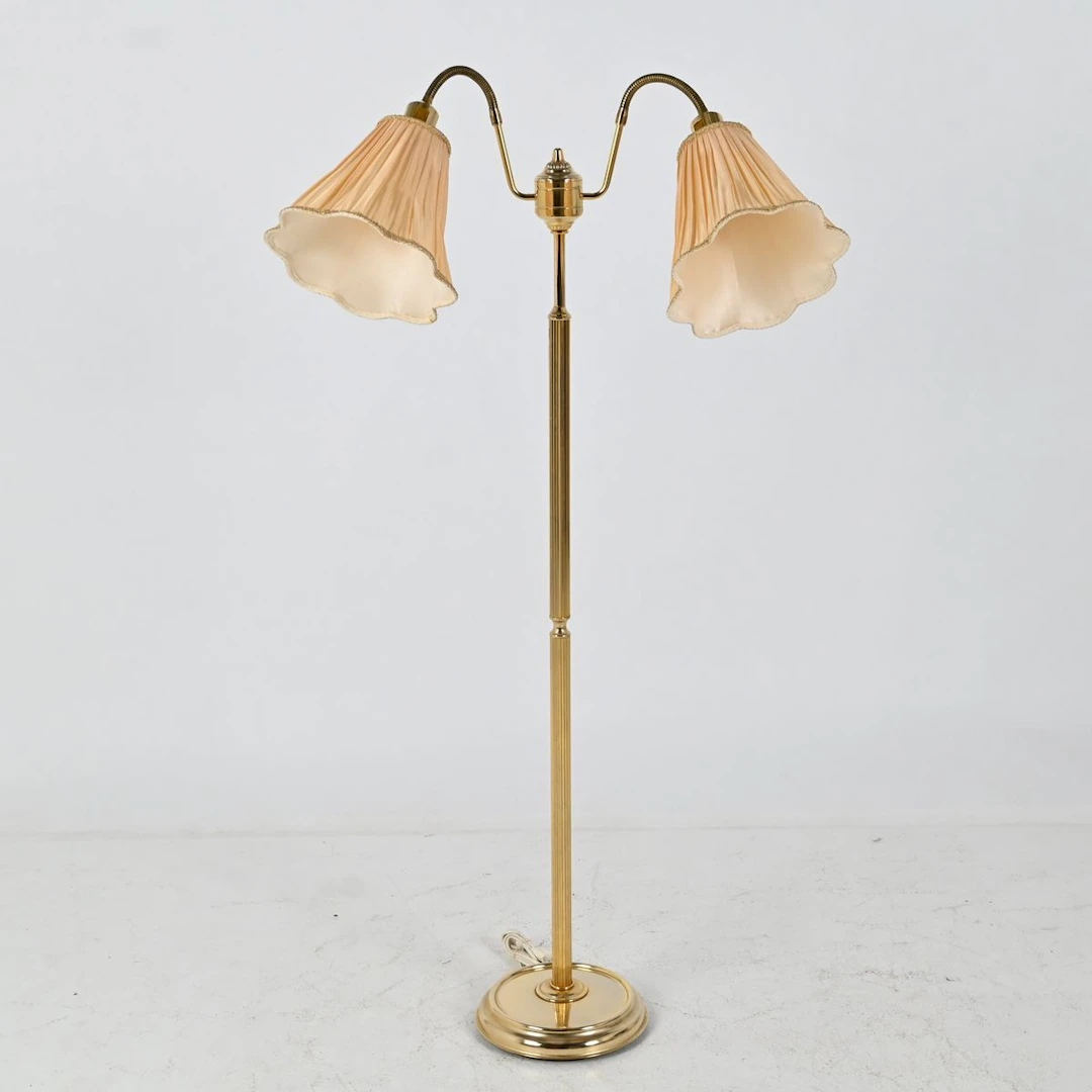Golvlampa 2 arm, Mässing med tygskärmar