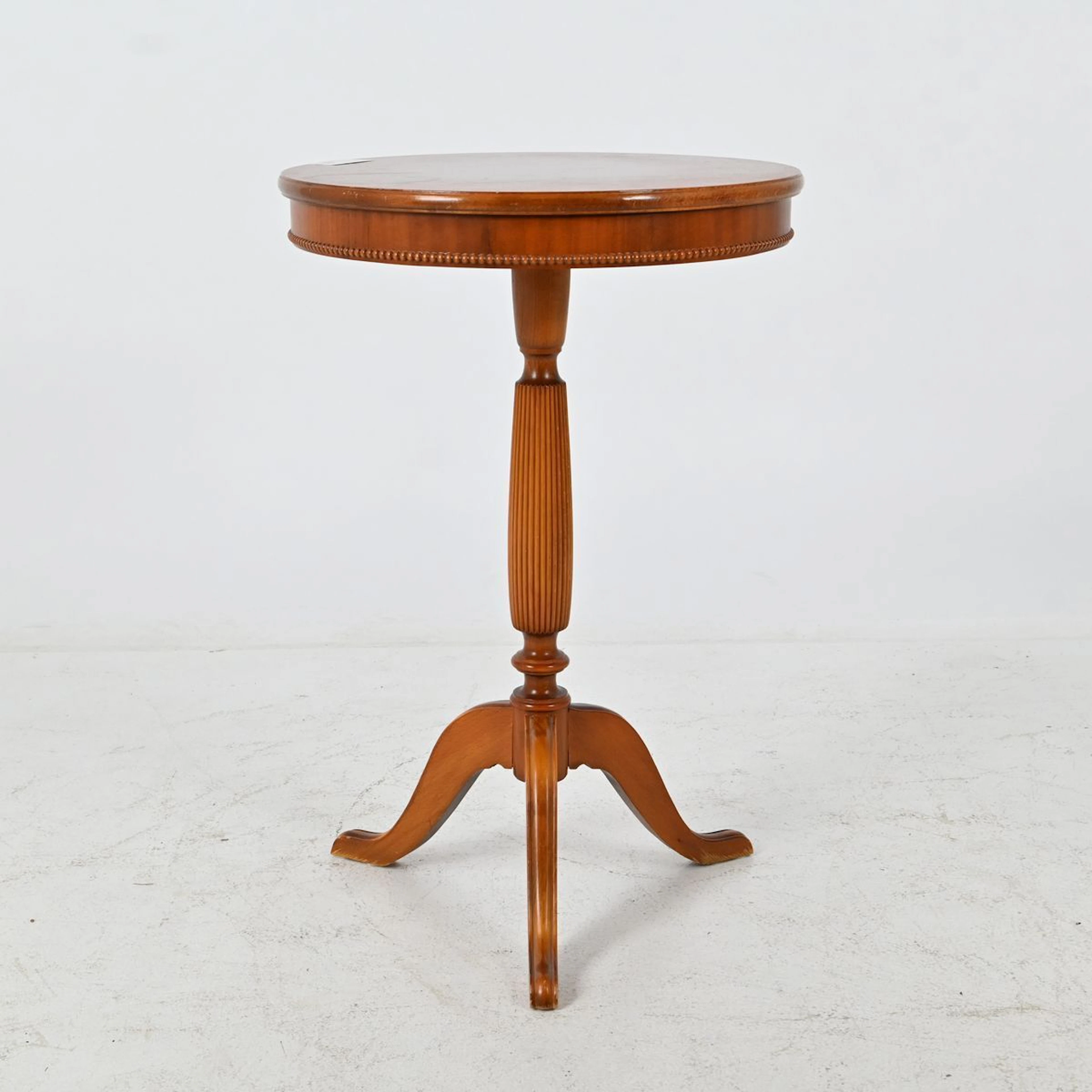 Pelarbord, Mahogny