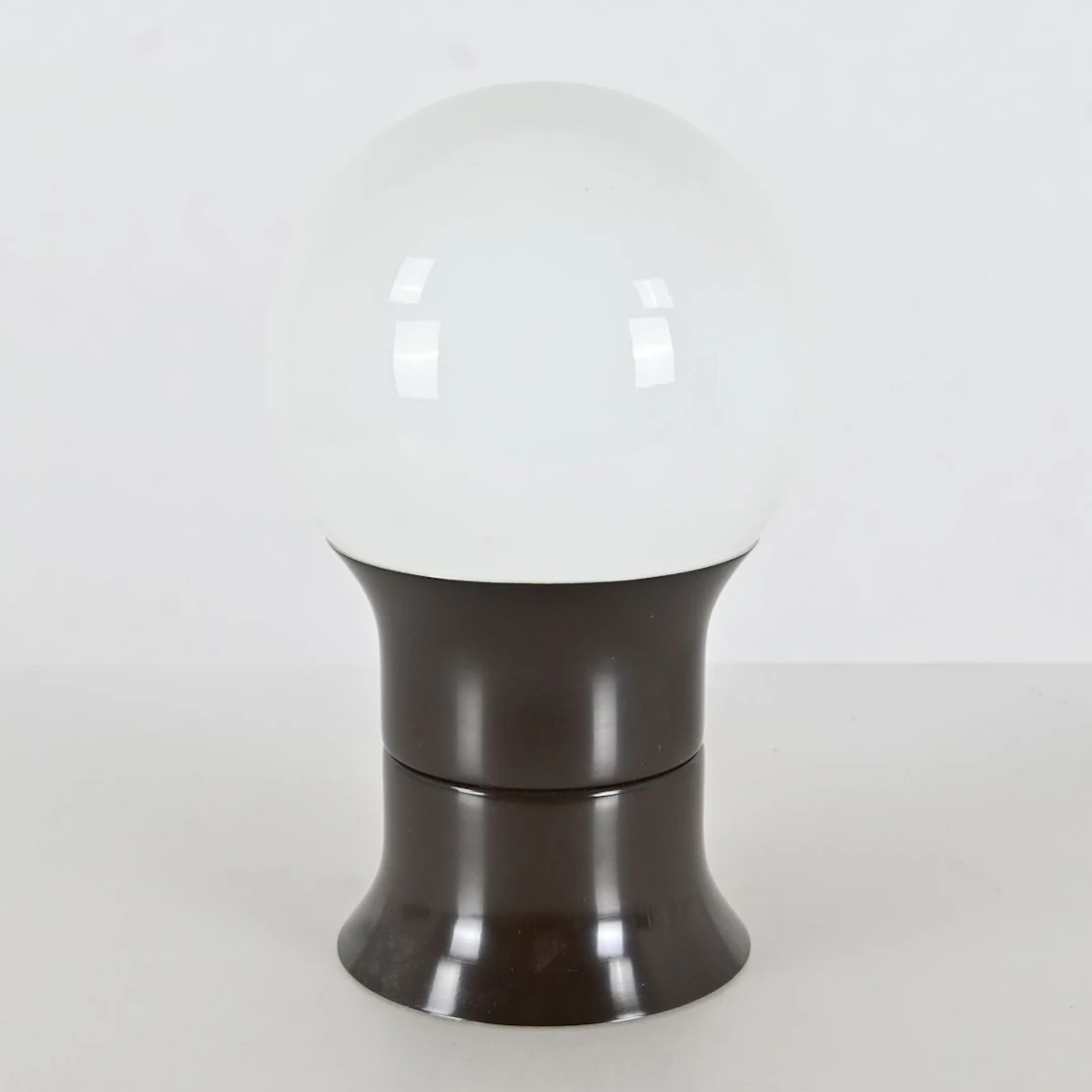 Bordslampa, metall och glaskupa, 1970-tal