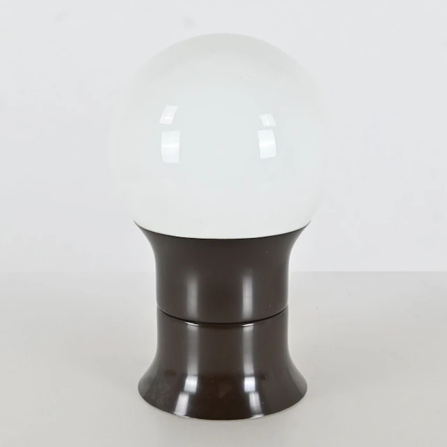 Bordslampa, metall och glaskupa, 1970-tal
