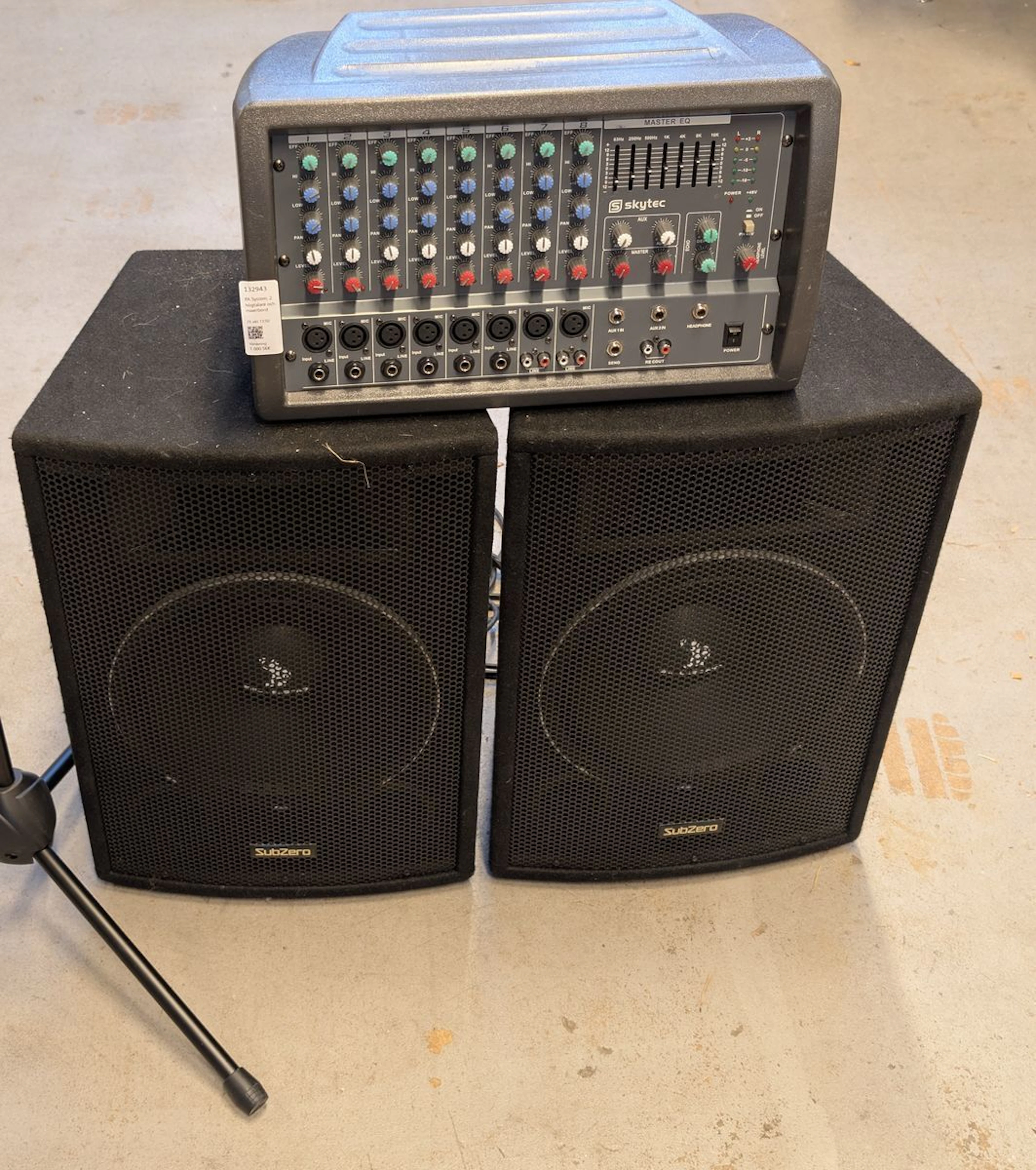 PA System, 2 högtalare och mixerbord