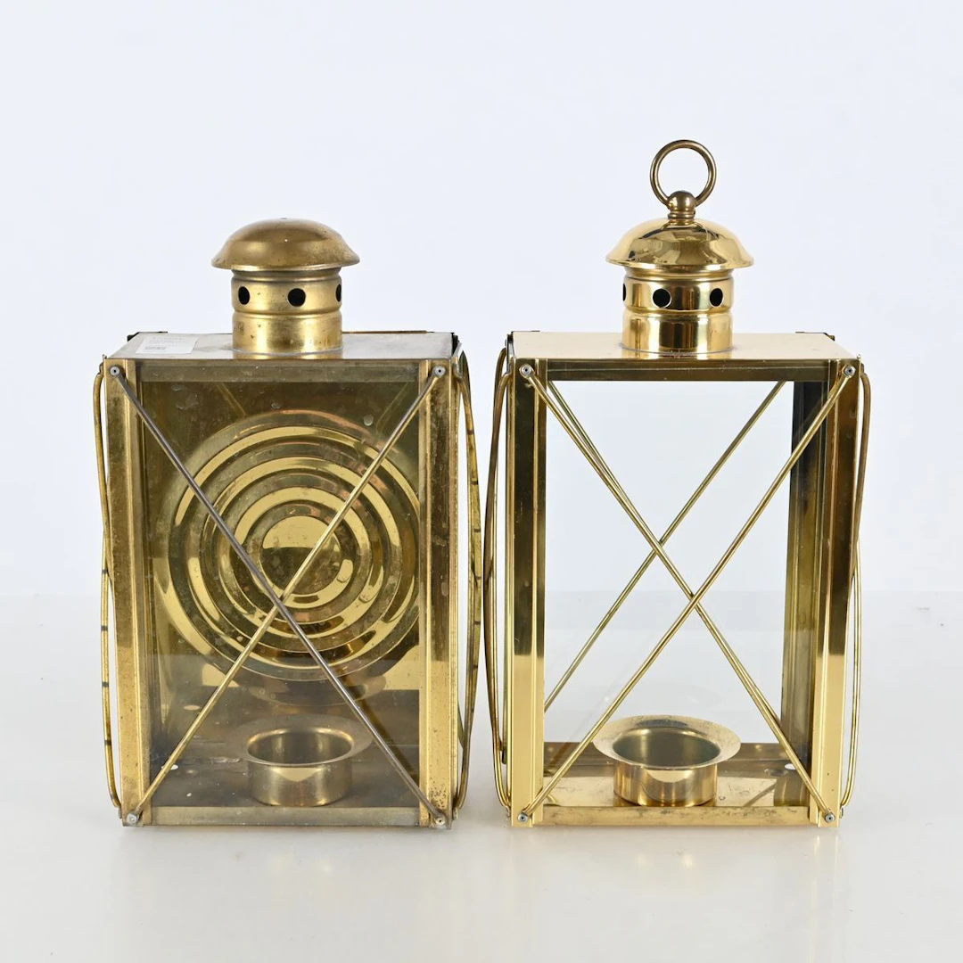 2 lyktor, Mässing och glas