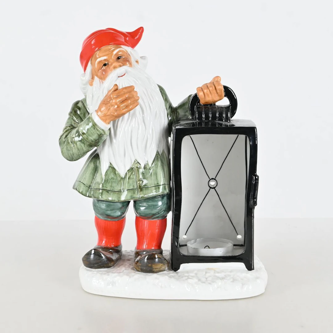 Jenny Nyström, Tomte med ljuslykta, porslin, Kalmar läns museum