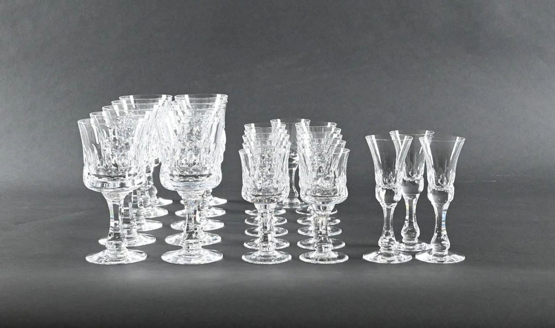 10 vinglas, 11 starkvinsglas, 3 snapsglas "Prince", Kosta Boda