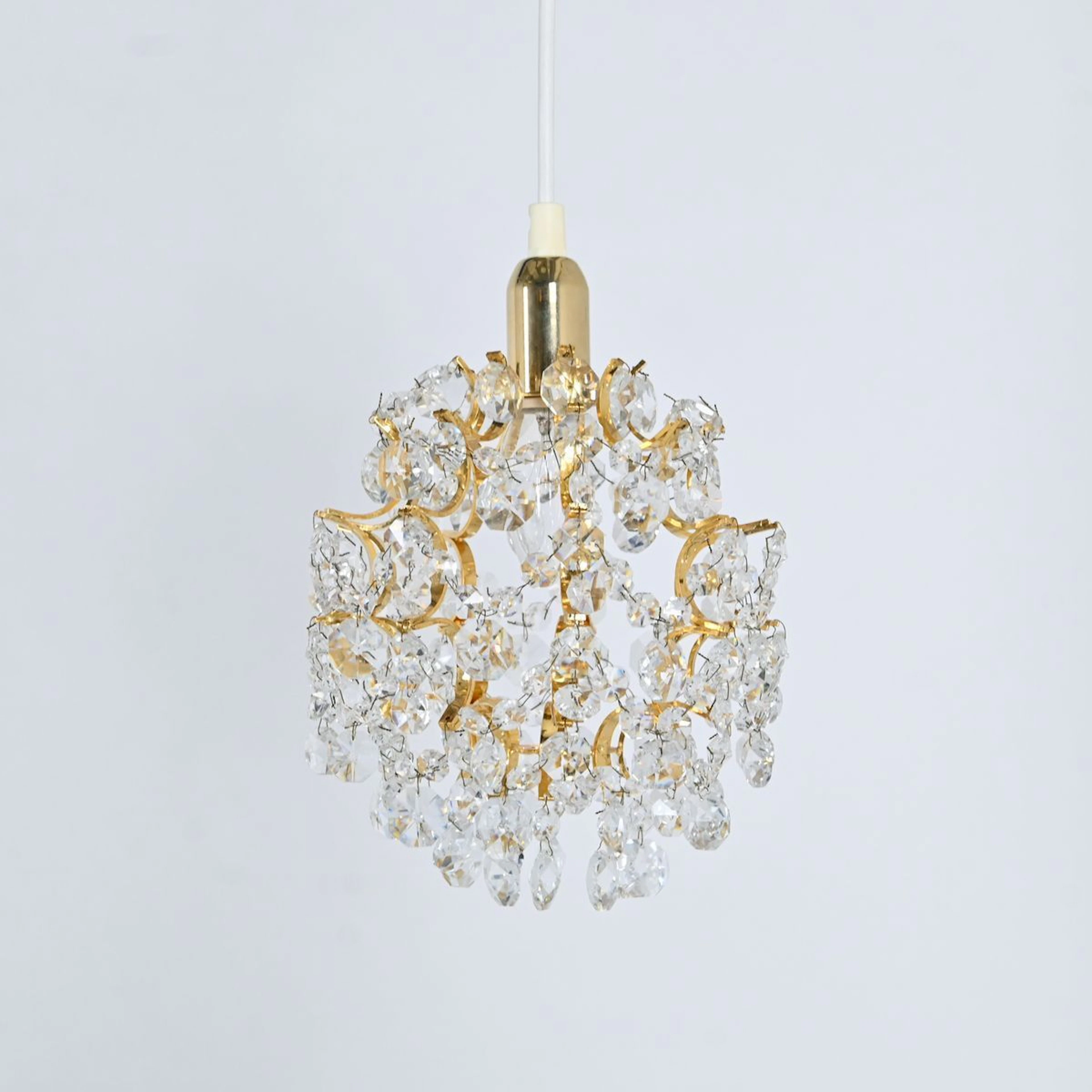 Fönsterlampa, mässing och kristall