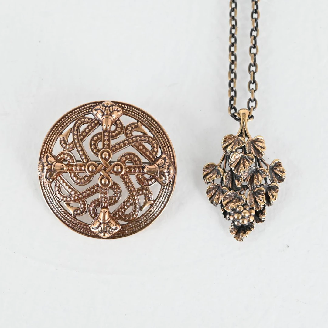 Kalevala, Brosch, Brons, Finland, Halsband med hänge, Brons