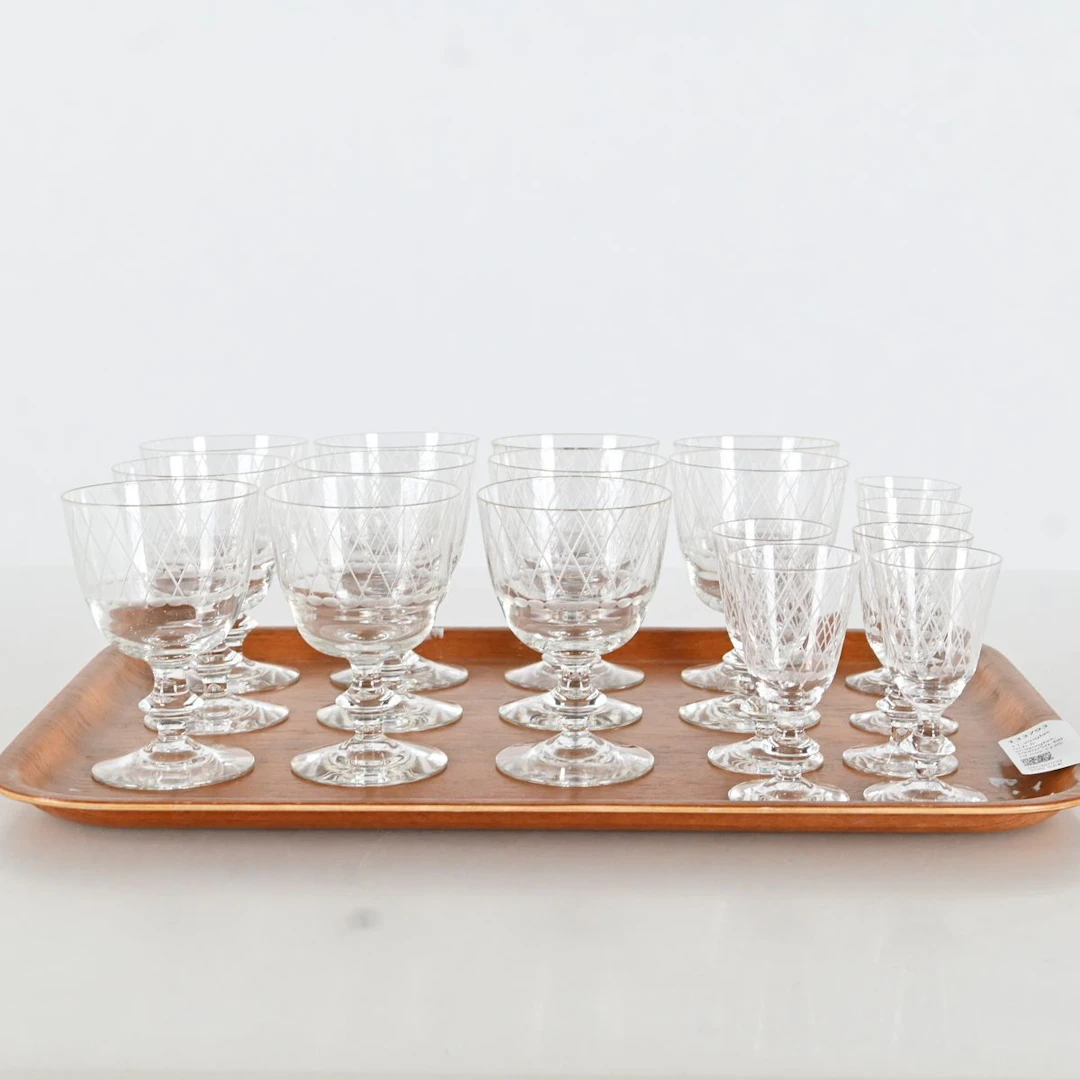 11 vinglas och 6 snapsglas, 1940/50-tal
