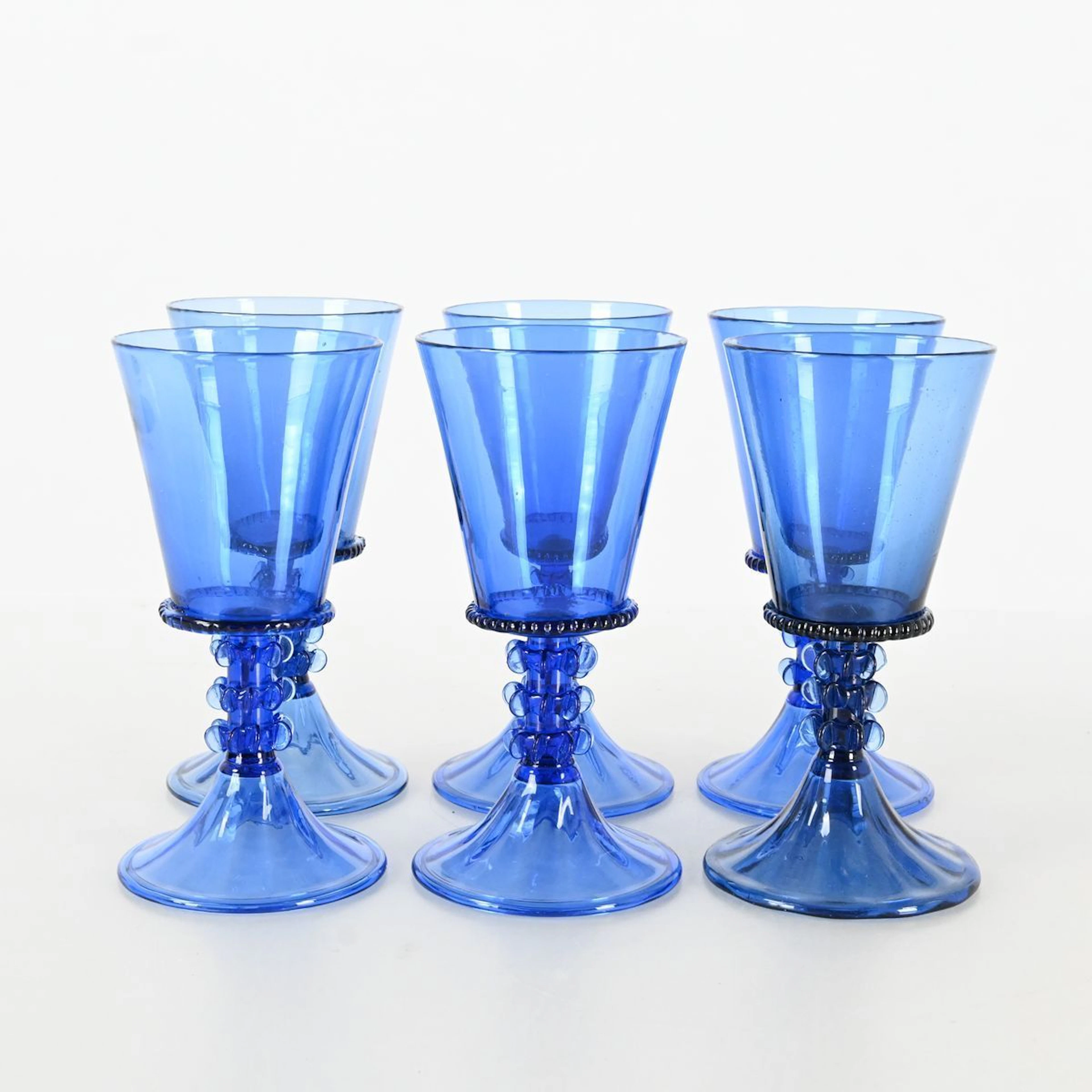 Pokalglas, 6 st, blått glas, munblåsta, efter muranos 1500-tals modell