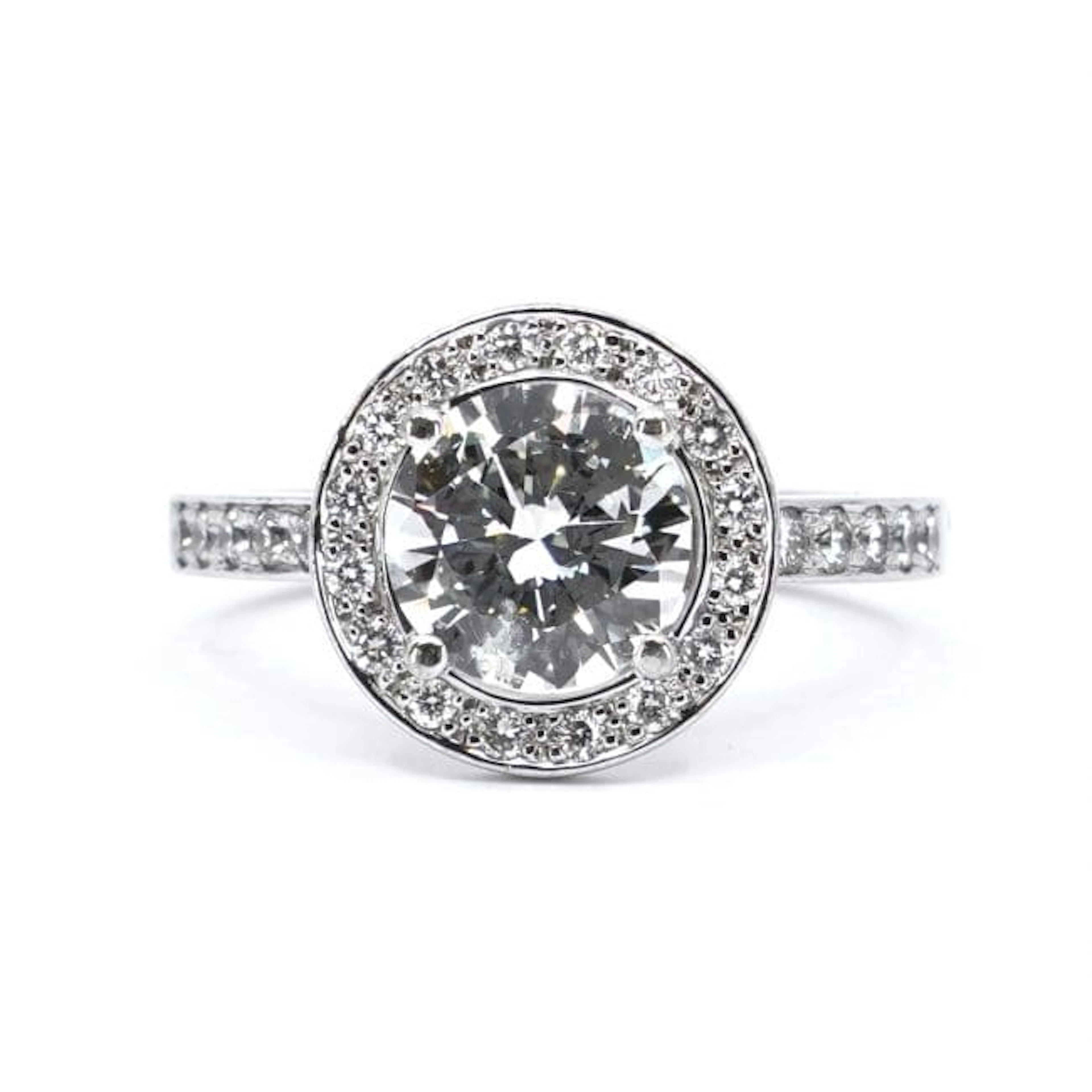Haloring i vitguld 14K 6,0g Ø17¾, med diamanter varav 1x ca 1,95ct