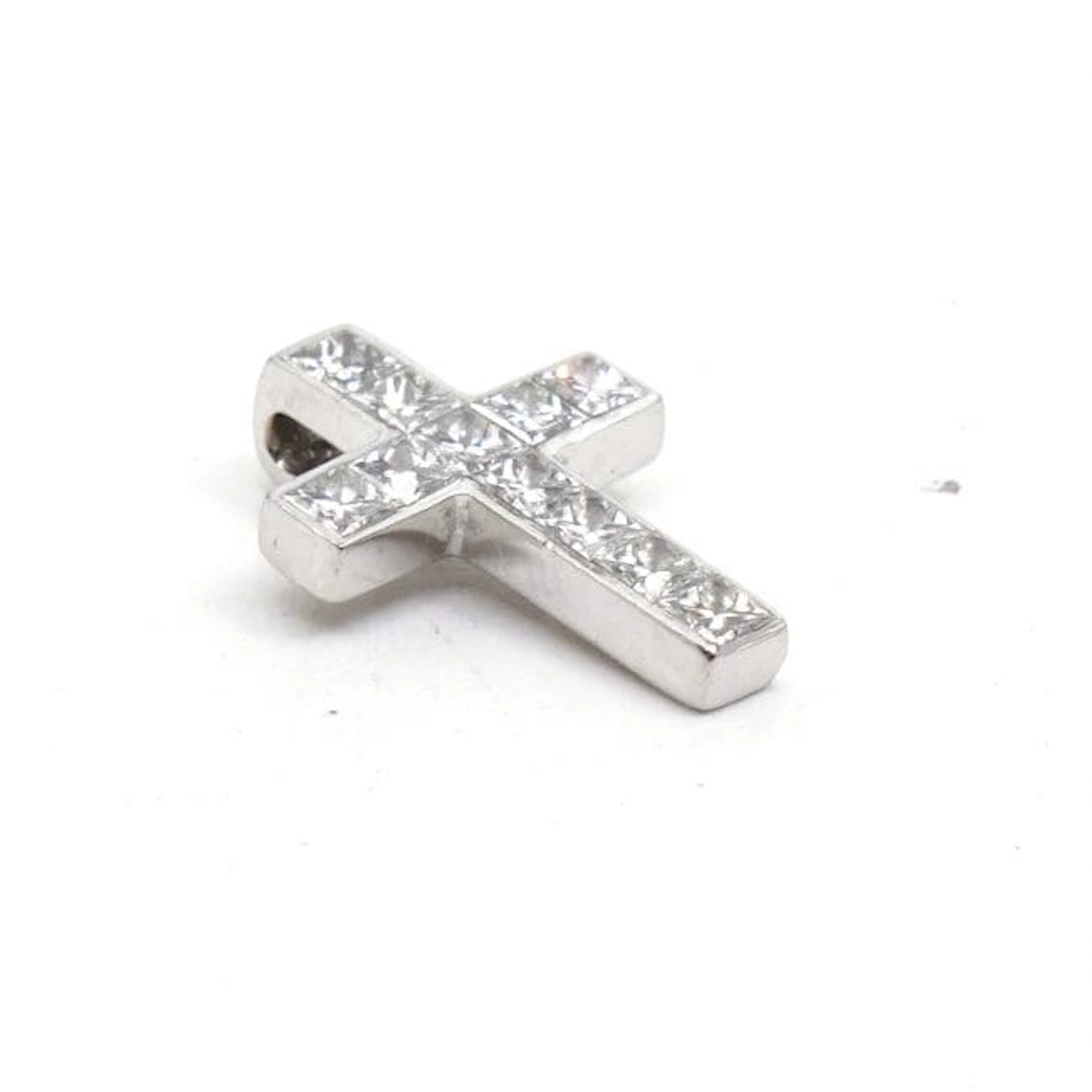 Hänge kors vitguld 18K 1,2g Bredd 10mm Höjd 15mm med diamanter 11xca.0,06ct