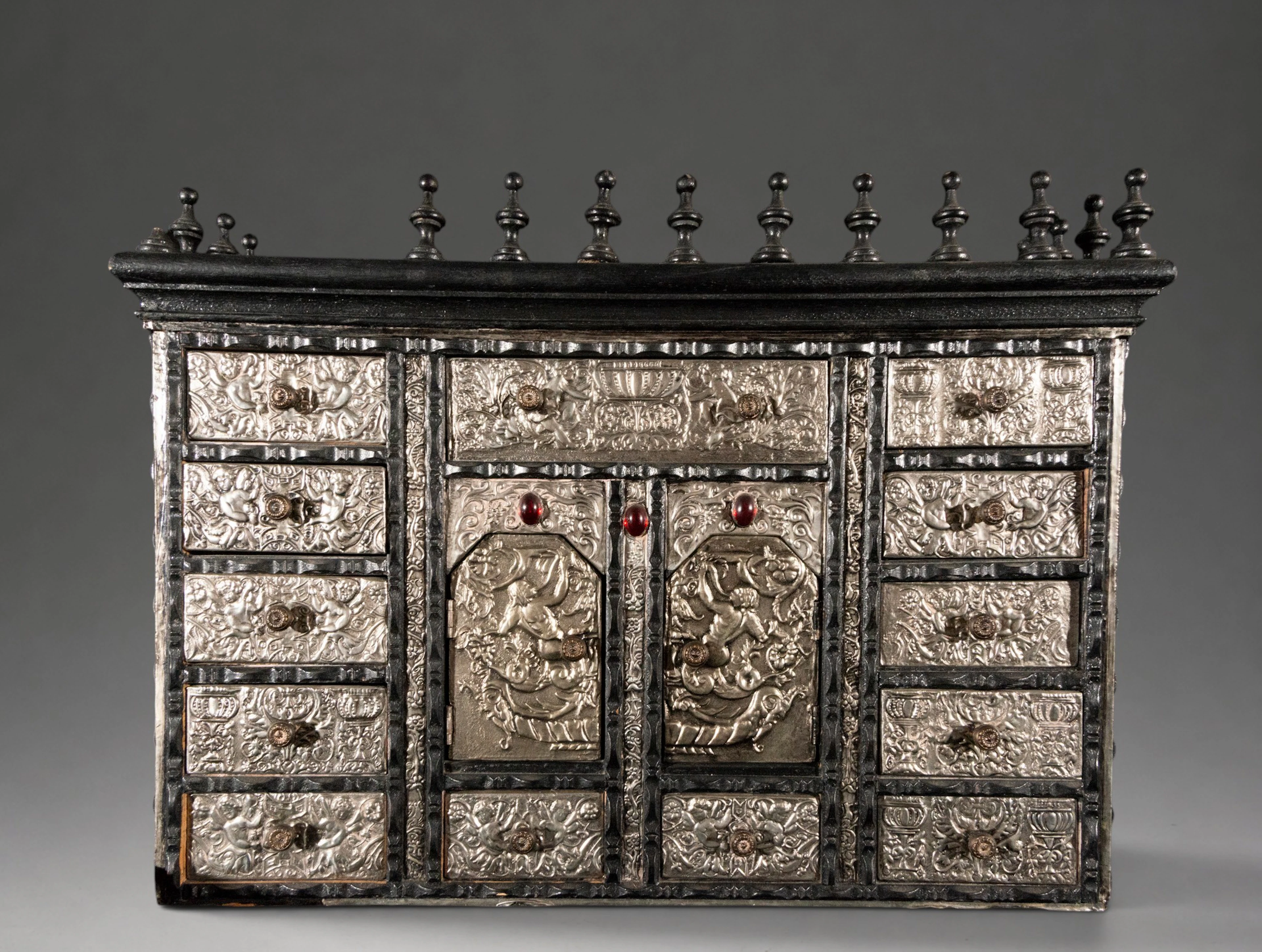Beautiful colonial tabletop cabinet, 18th-19th century