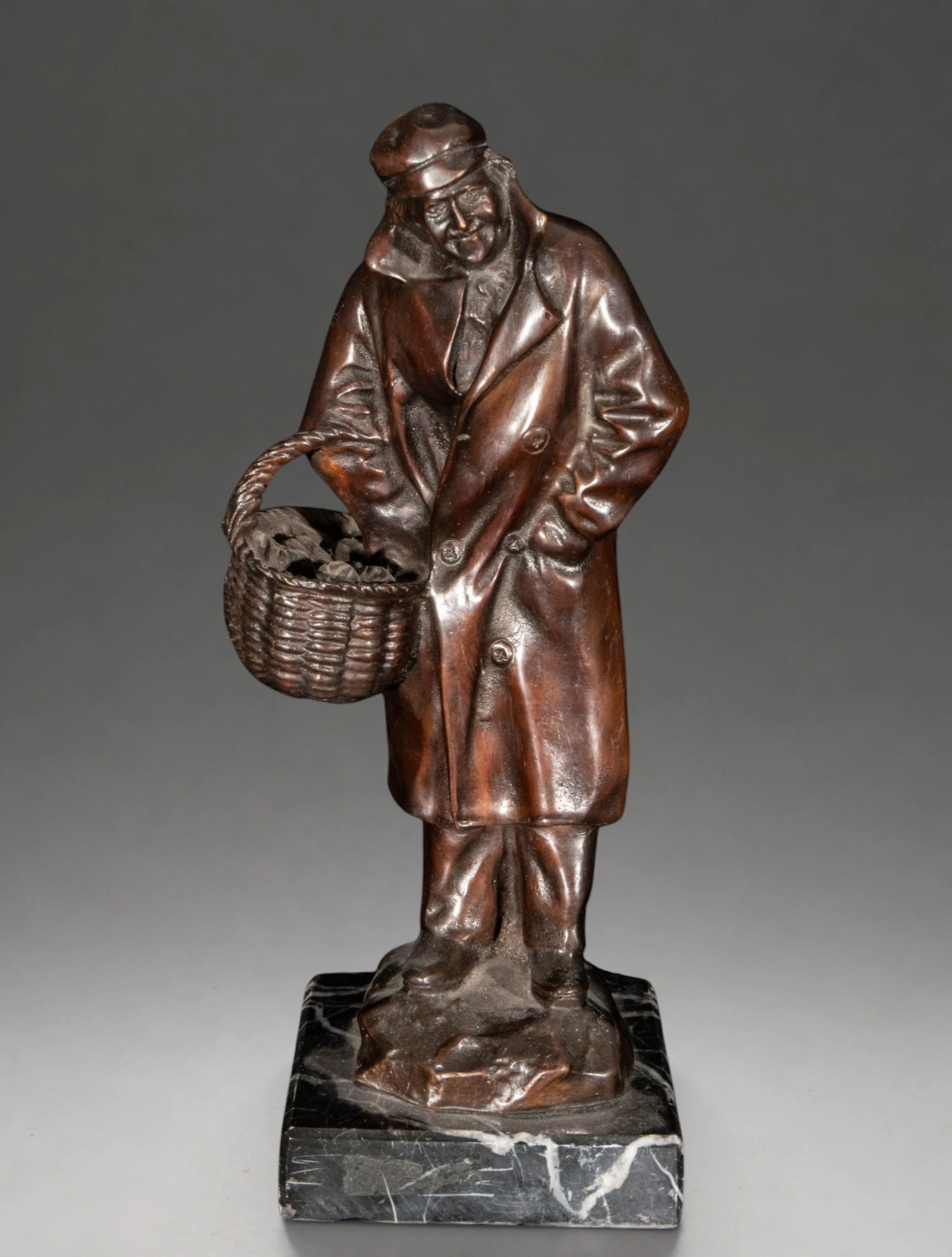 Old man with basket, signed – Central European inspired style – circa 1900
