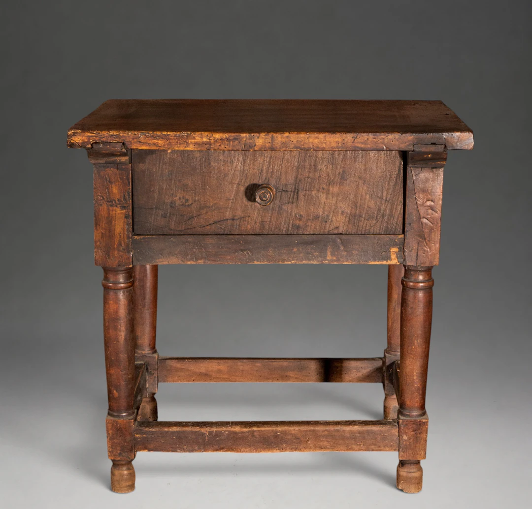 Walnut shoe table with drawer – 18th century