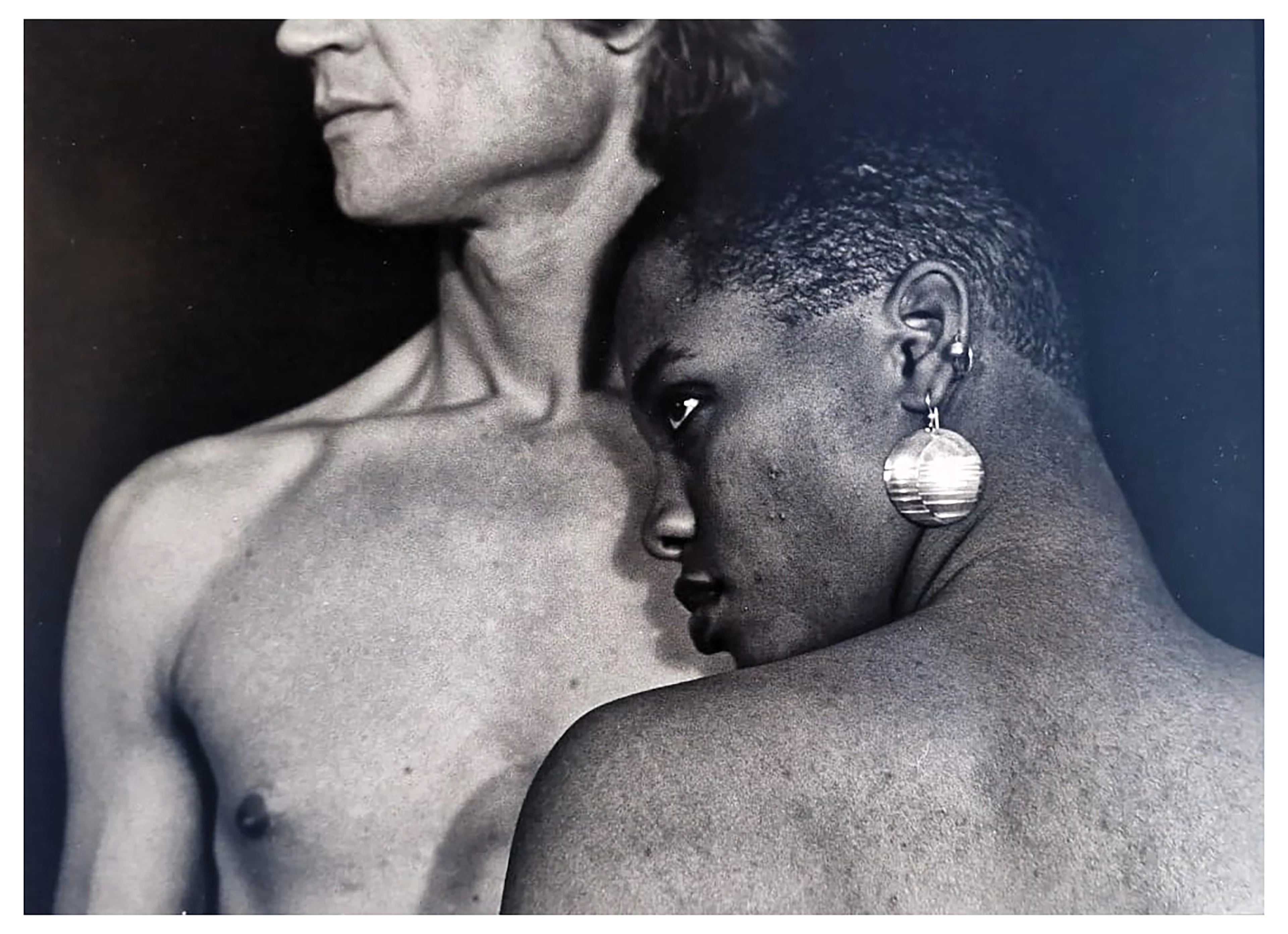 NORTH AMERICAN SCHOOL. 20TH CENTURY. Couple embracing, 2000