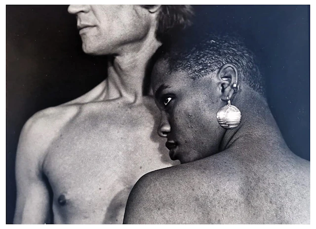 NORTH AMERICAN SCHOOL. 20TH CENTURY. Couple embracing, 2000
