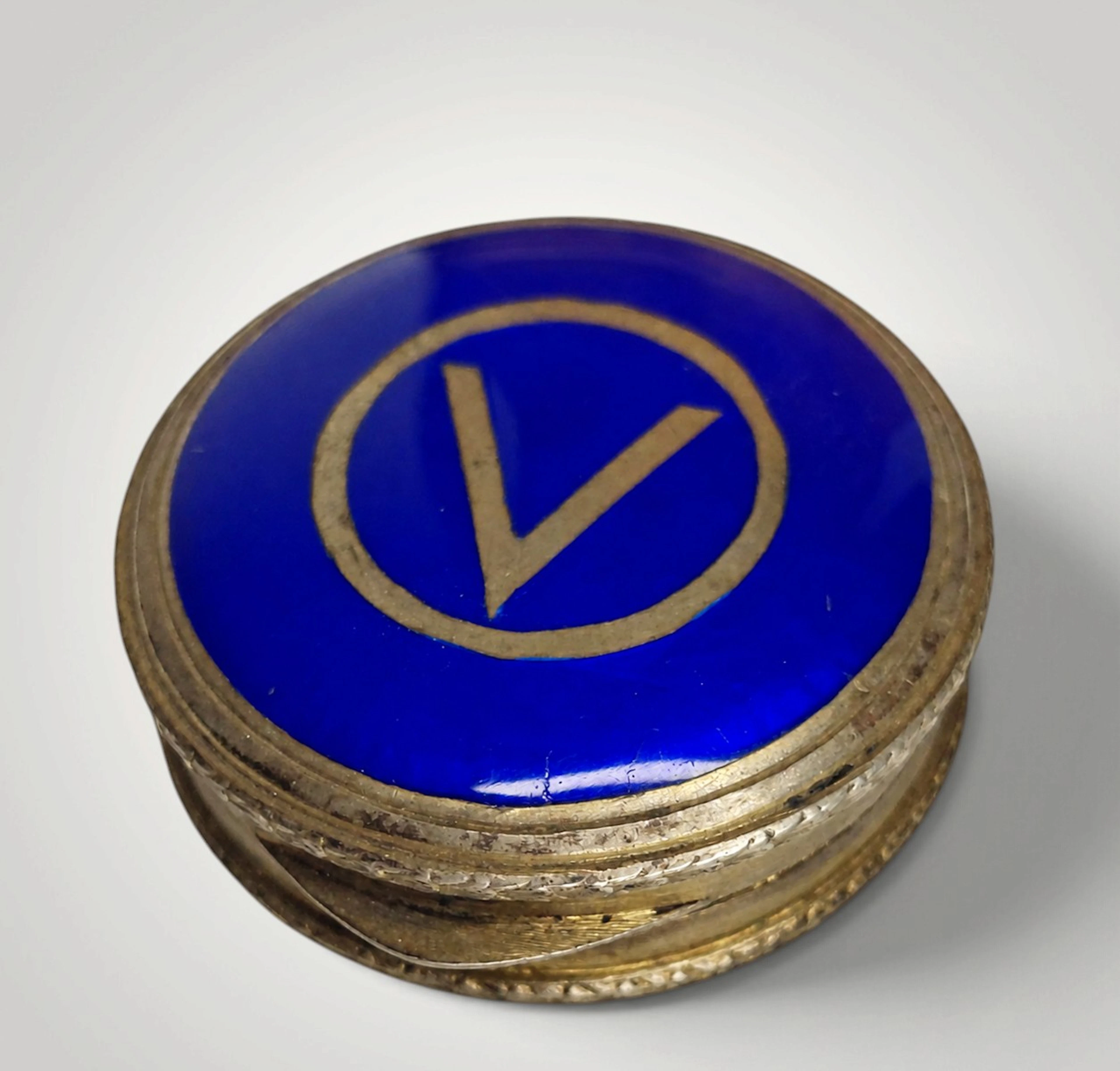 Silver pillbox with an enameled lid - 1930's