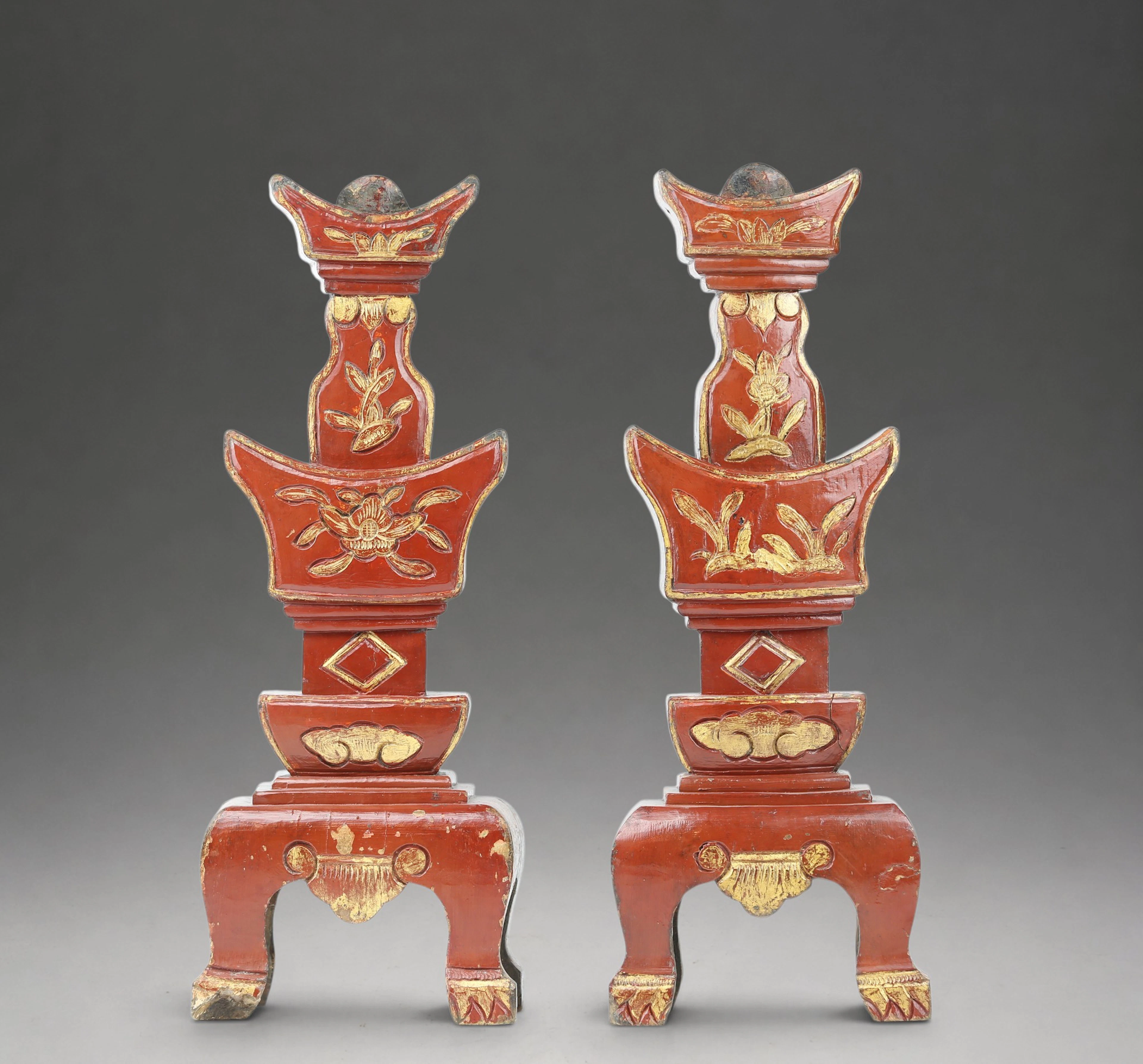 Pair of large and exceptional Chinese altar candlesticks - China, Qing Dynasty