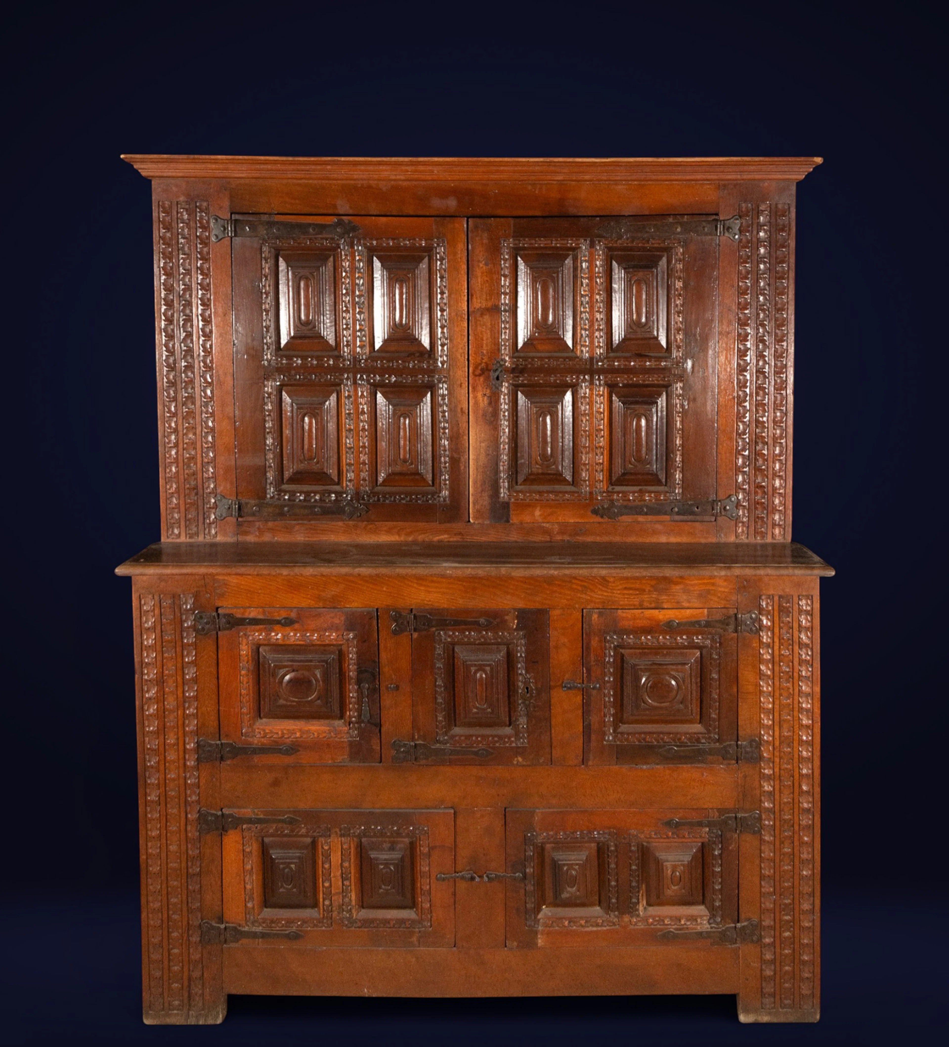 Two-body sideboard in walnut and chestnut. Spanish School. 16th century.