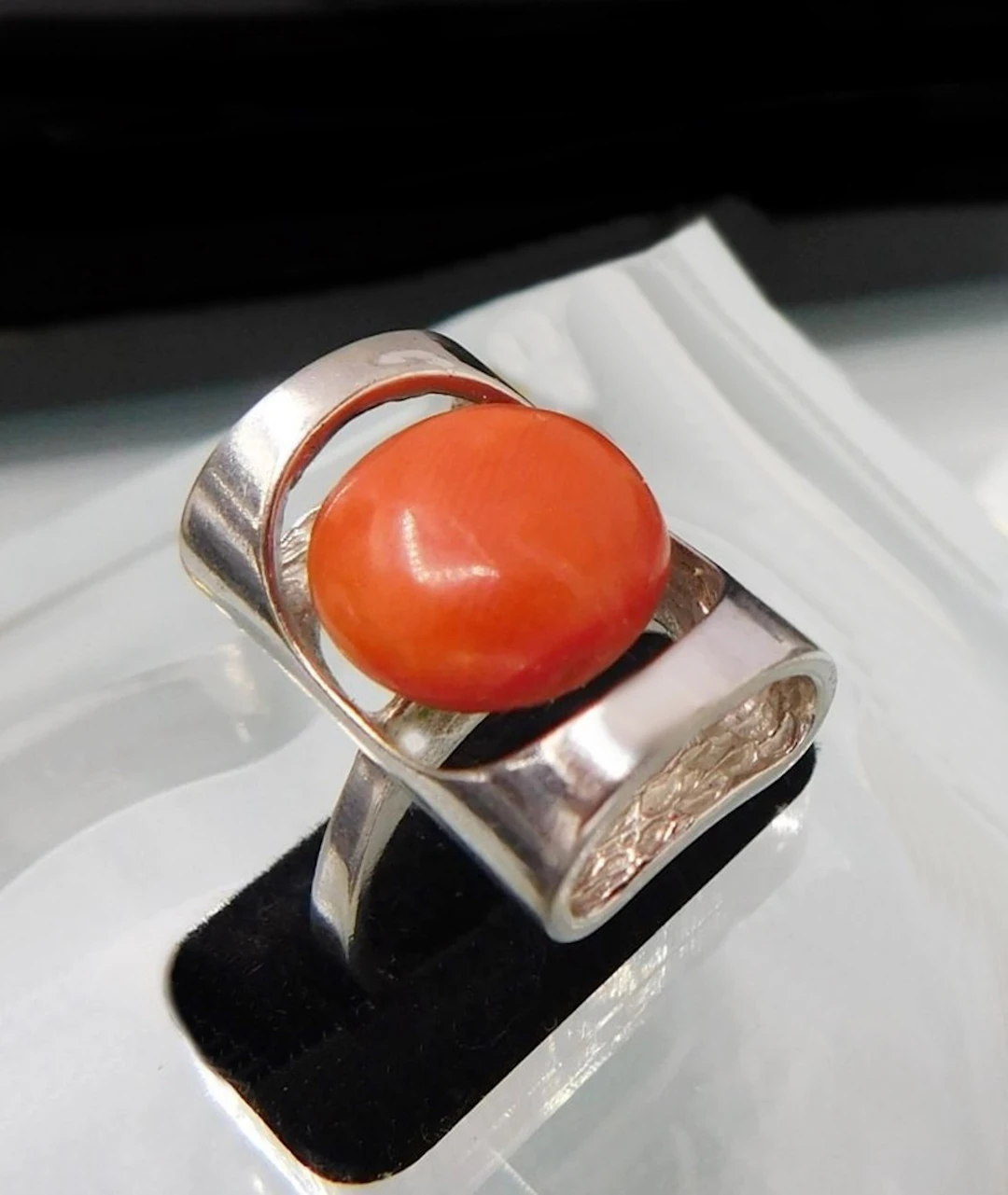 Vintage sterling silver 925 ring with natural Mediterranean coral