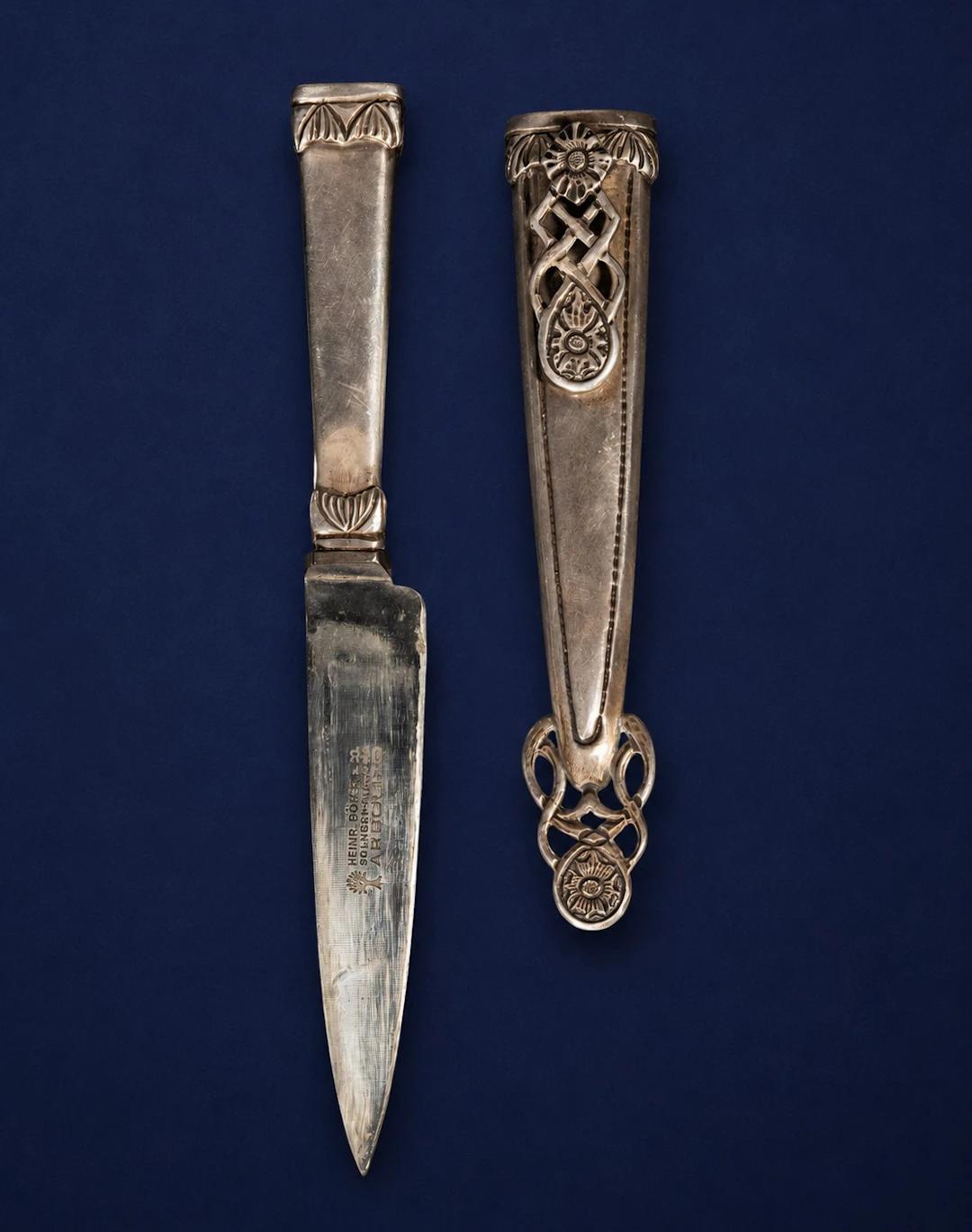 Exceptional Argentine criollo knife in 925 silver, Argentina, 20th century