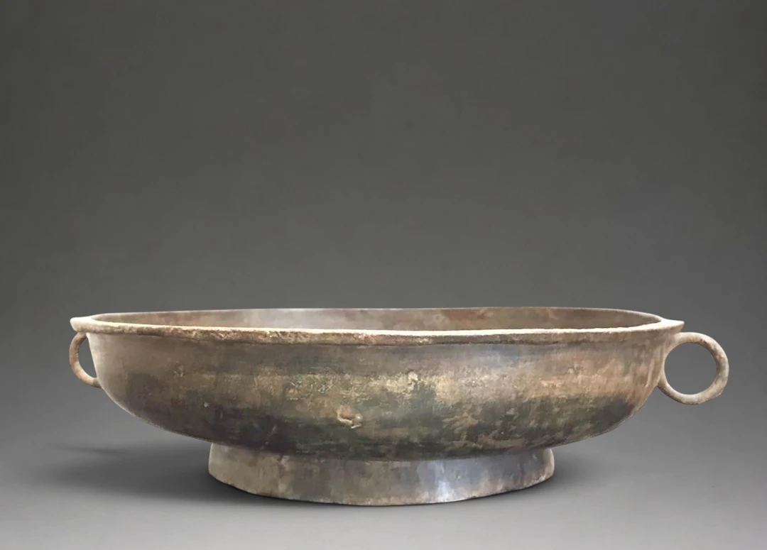 Bronze cup. China, Ming dynasty (1368-1644)